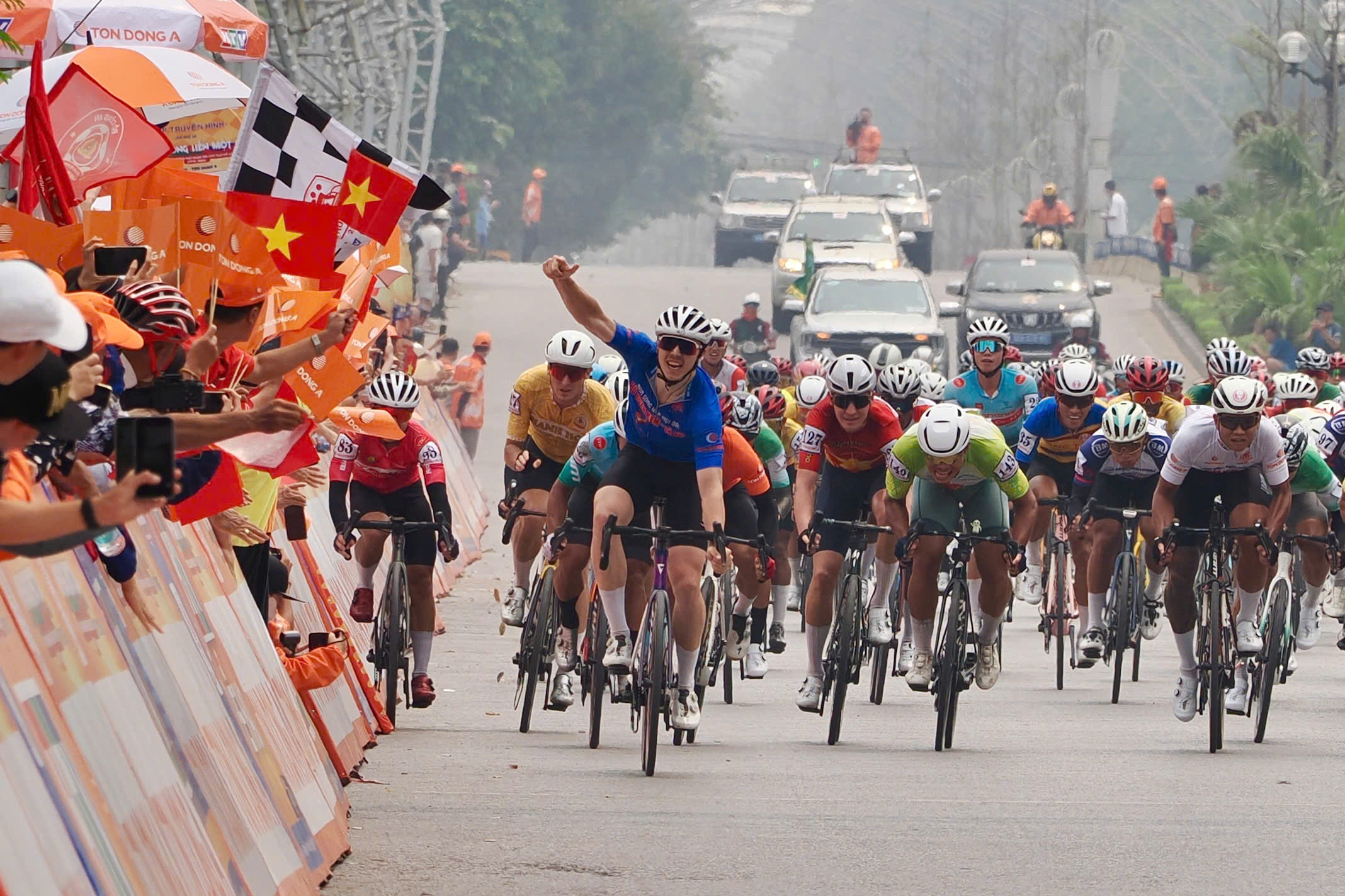 Cúp Truyền hình TP HCM 2026: Marchuk Dzianis "xé" Áo vàng sau màn rượt đuổi nghẹt thở - Ảnh 5.