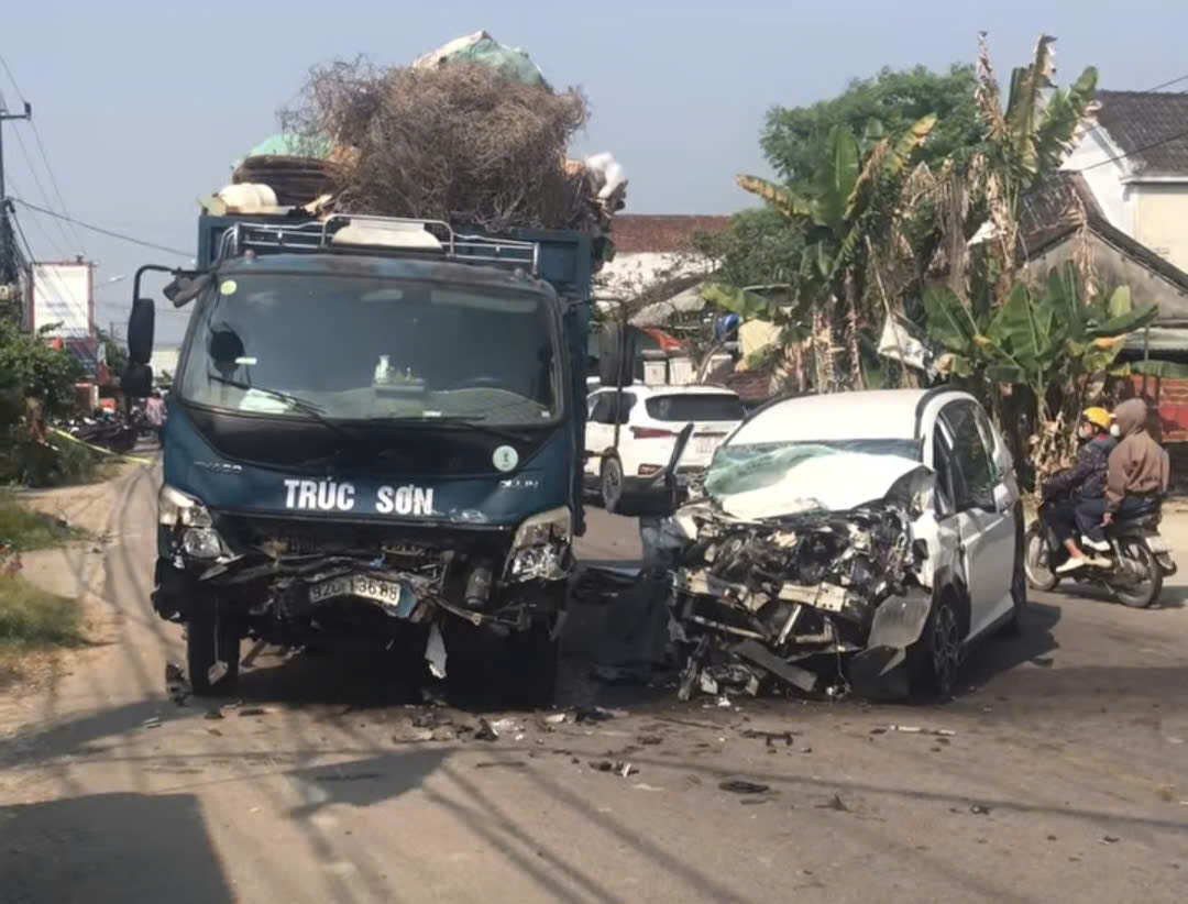 Tai nạn giao thông Đà Nẵng 2026: 1 Phụ nữ tử vong , 3 người bị thương - Ảnh 1.