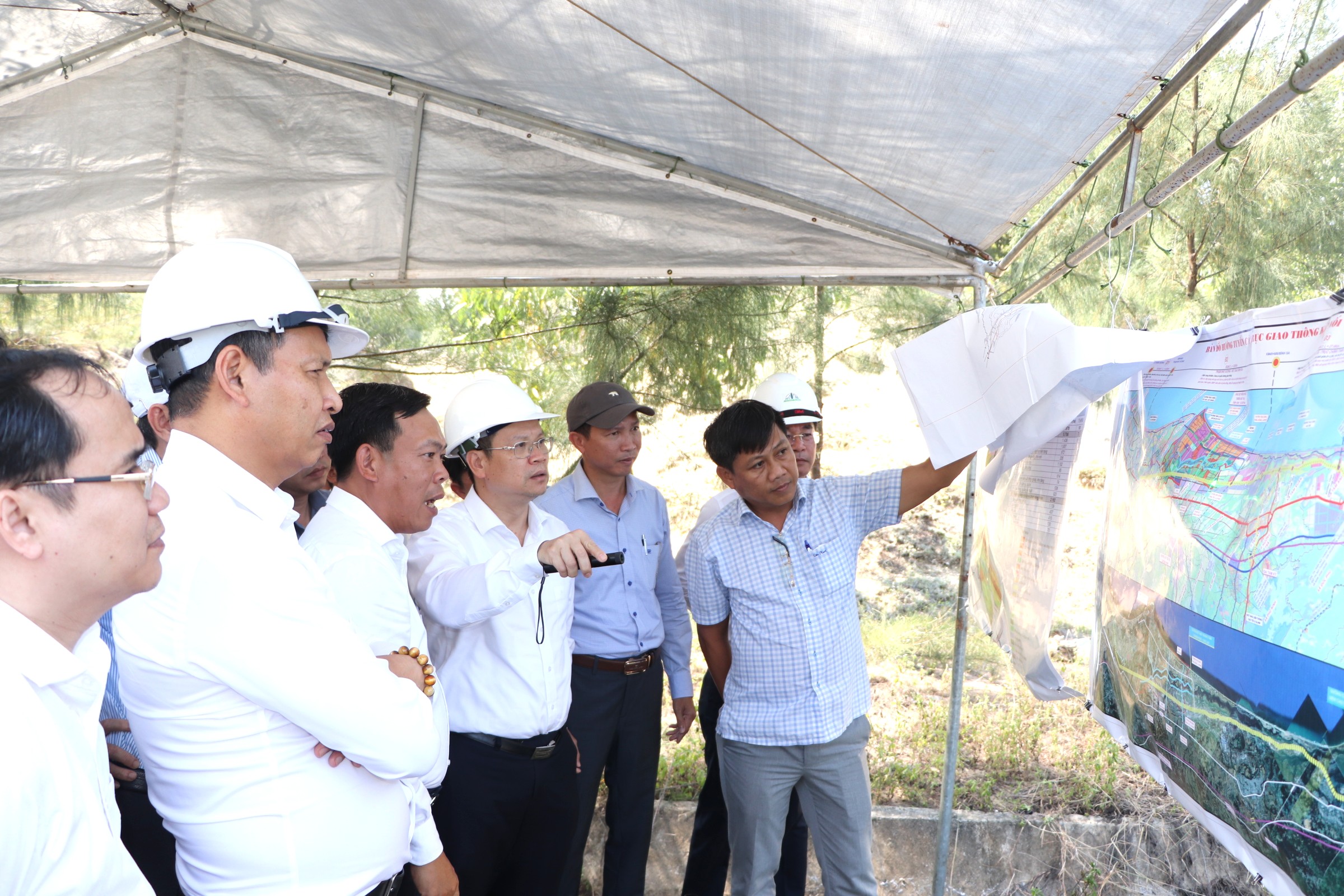 Lãnh đạo Đà Nẵng thúc đẩy đầu tư hạ tầng nâng cao hiệu quả phục vụ nhân dân - Ảnh 1.