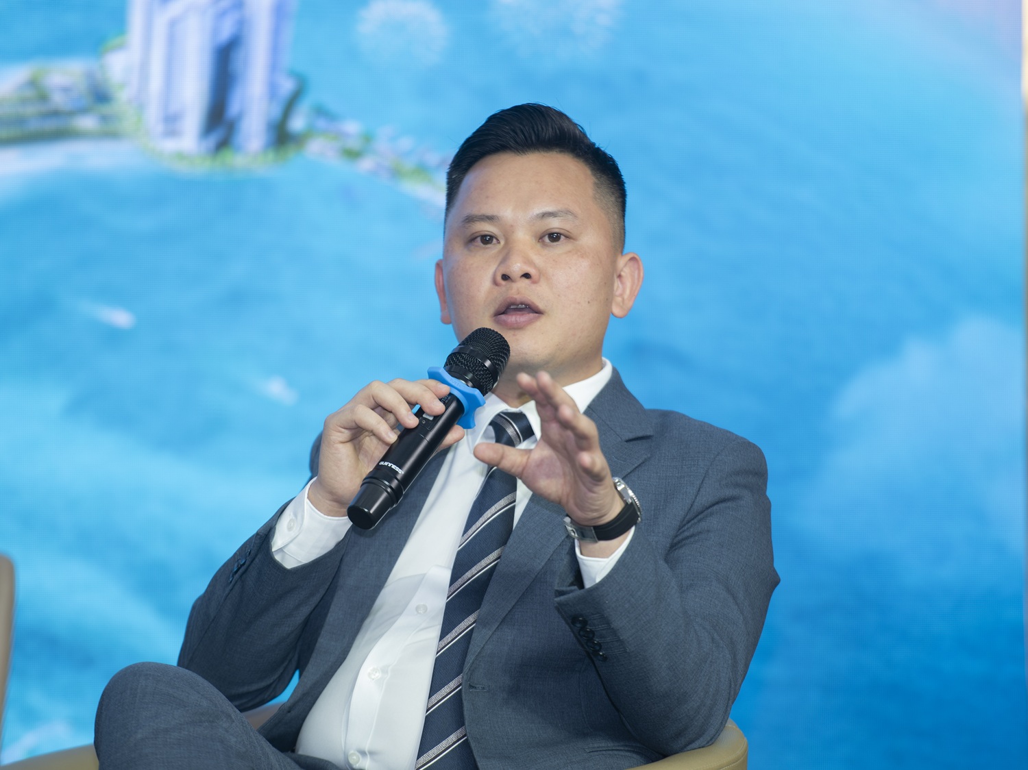 “Cá mập” ngoại tăng tốc nhập cuộc thị trường bất động sản - Ảnh 3.