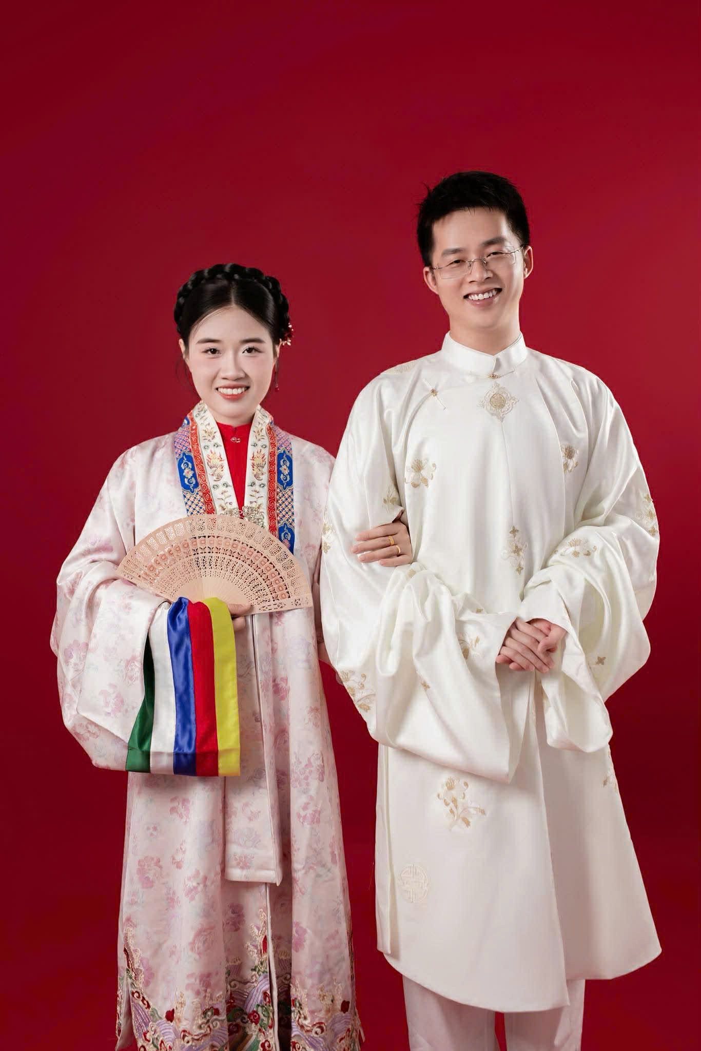 Chú rể Trung Quốc gây cười trong đám cưới Quảng Trị với phát biểu hài hước - Ảnh 2.