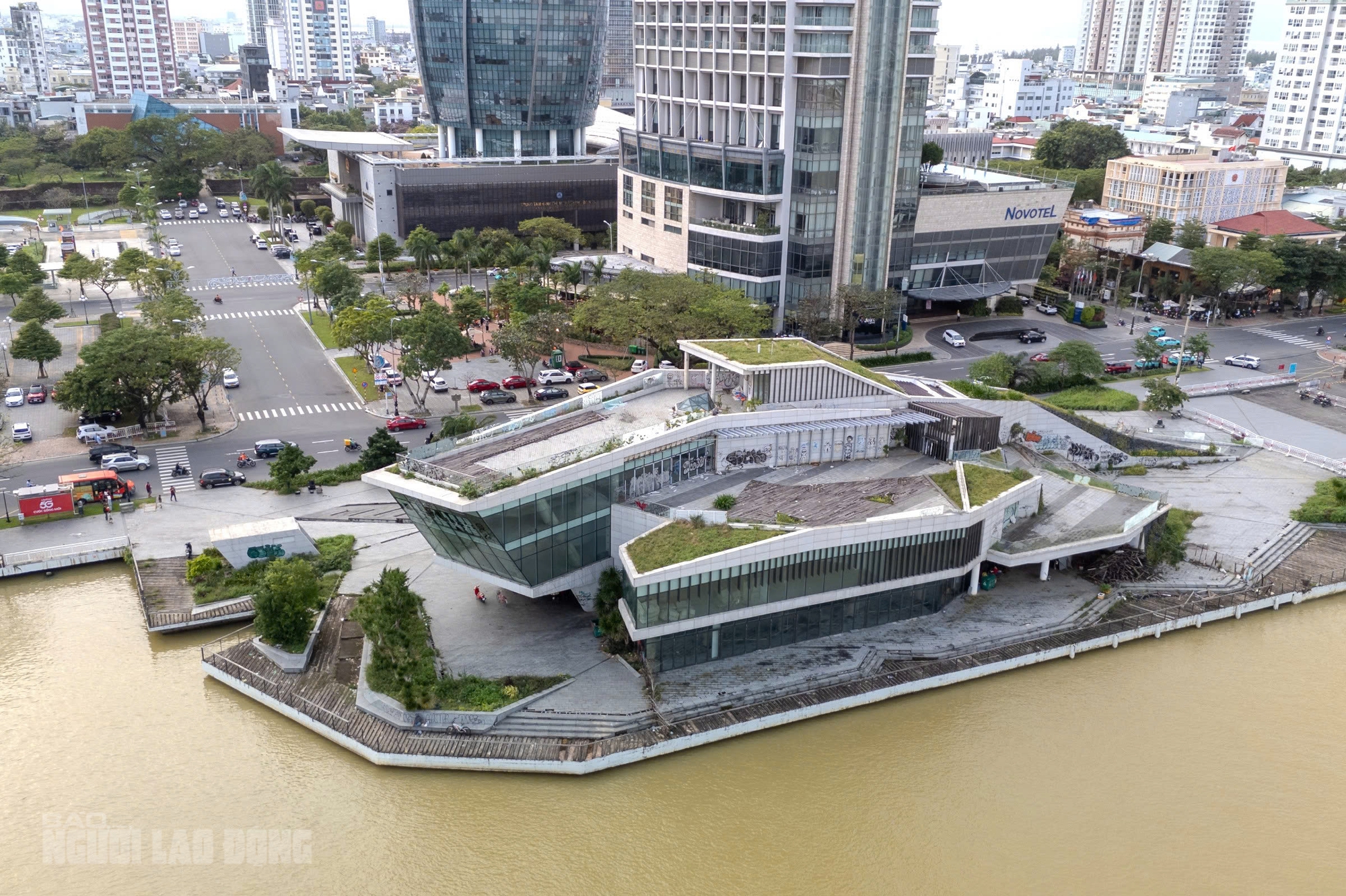 Đ&agrave; Nẵng chuyển đổi nh&agrave; h&agrave;ng, bến du thuyền trăm tỉ b&ecirc;n s&ocirc;ng H&agrave;n th&agrave;nh kh&ocirc;ng gian c&ocirc;ng cộng - Ảnh 2.