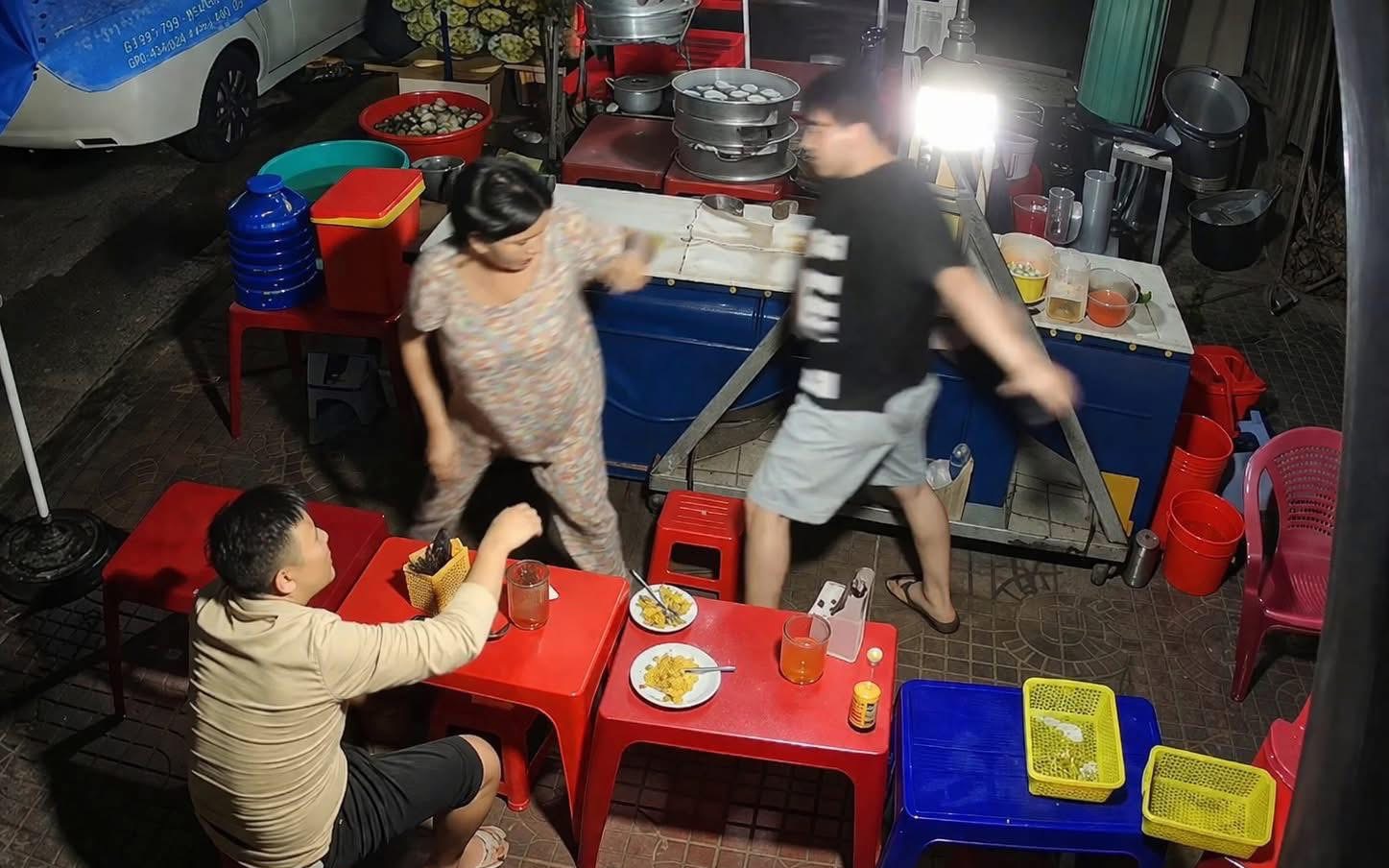 Kết quả x&aacute;c minh ban đầu vụ đ&aacute;nh phụ nữ trong qu&aacute;n ăn khuya ở Gia Lai - Ảnh 1.