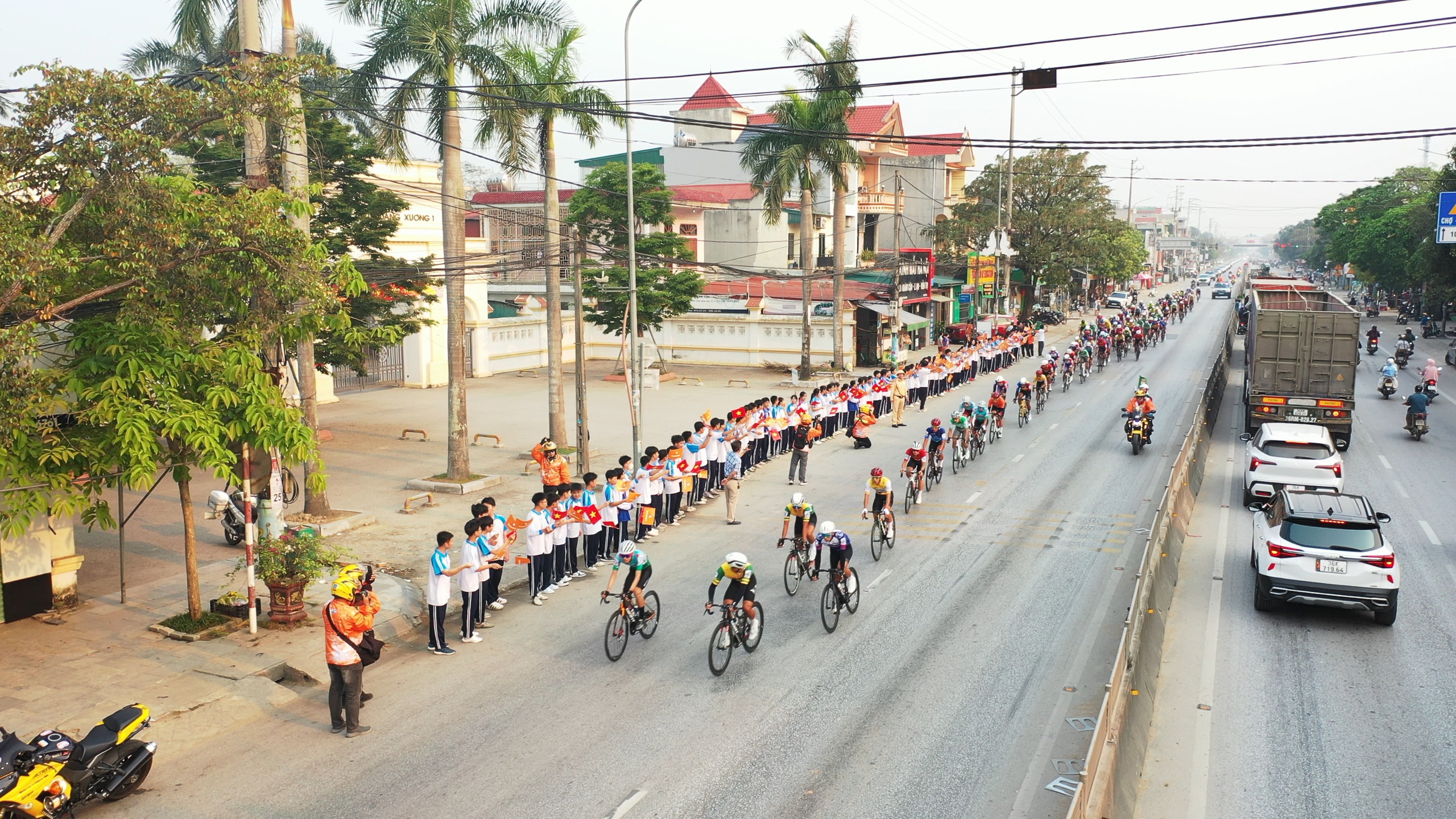 Áo Cam Nguyễn Văn Bình gặp nạn đáng tiếc tại đích đến chặng 5 Cúp truyền hình TP HCM 2026 - Ảnh 5.