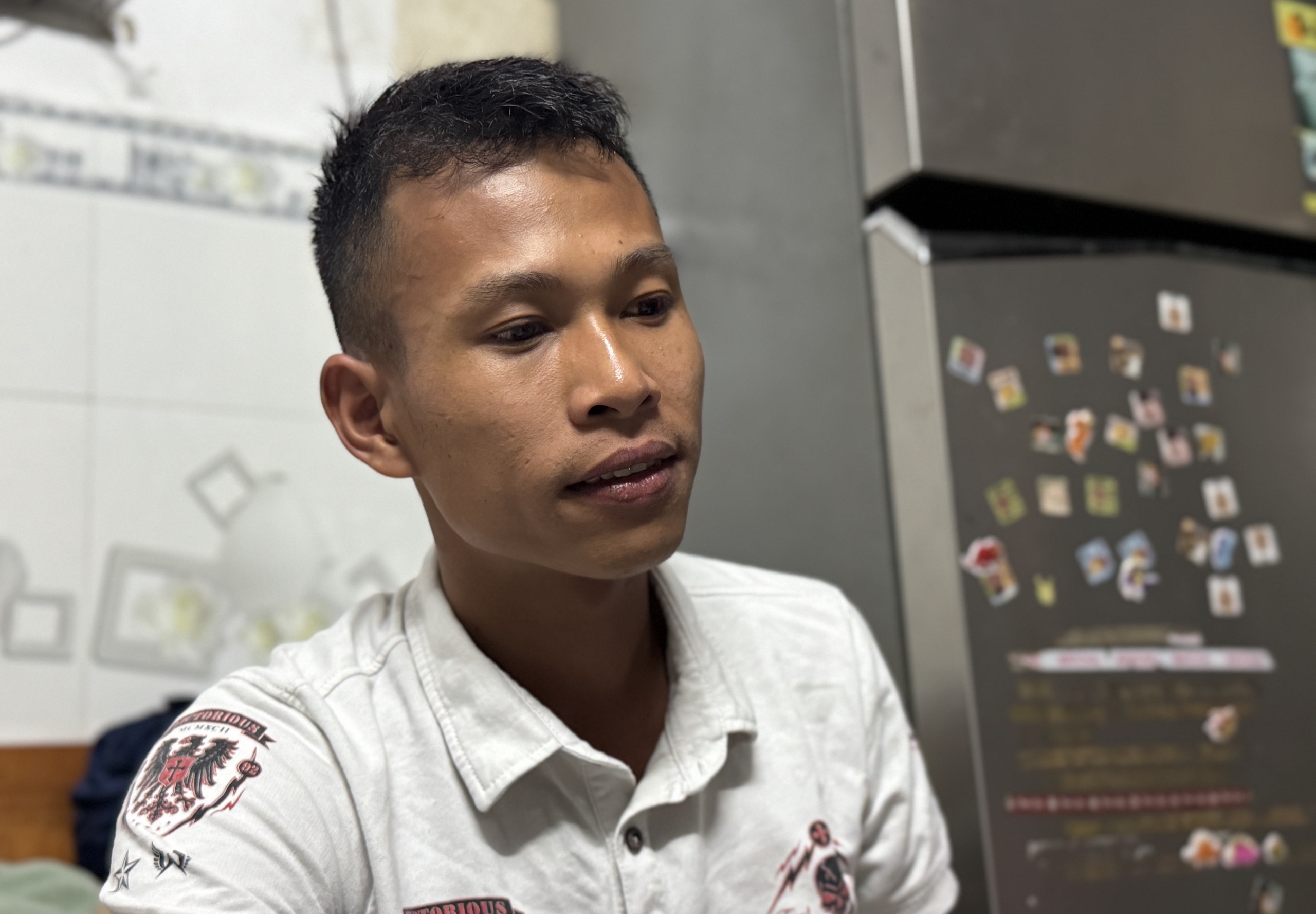 CLIP: T&agrave;i xế kể lại khoảnh khắc dừng xe tr&ecirc;n Quốc lộ 1, cứu b&eacute; g&aacute;i sang đường một m&igrave;nh - Ảnh 1.