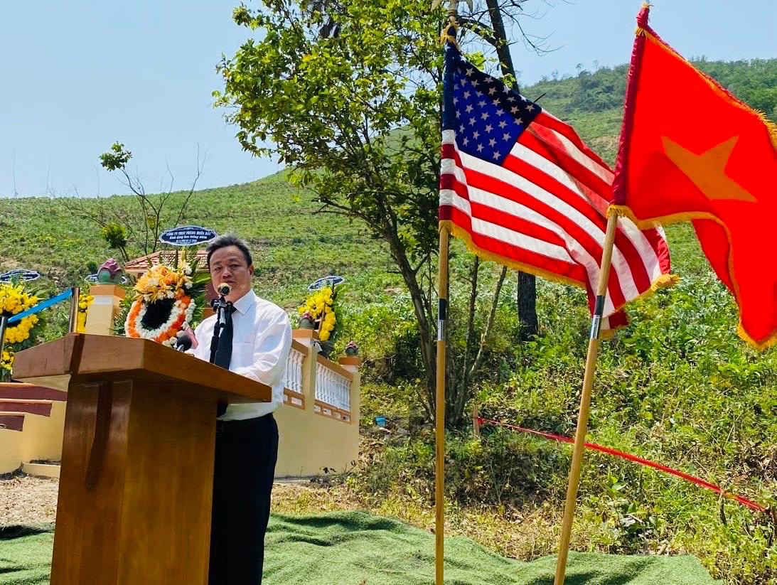 Tưởng niệm 25 năm tai nạn trực thăng l&agrave;m 16 người tử nạn khi t&igrave;m kiếm người Mỹ mất t&iacute;ch - Ảnh 3.