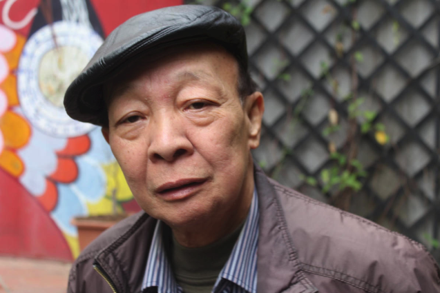 Nh&agrave; thơ Nguyễn Đức Mậu, t&aacute;c giả "M&agrave;u hoa đỏ", đột ngột qua đời - Ảnh 1.