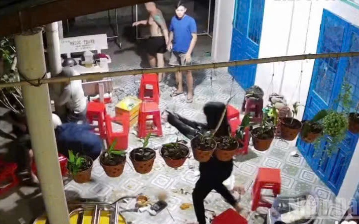 Công an Đồng Tháp và TPHCM bắt giữ 3 đối tượng nổ súng vào nhóm người đang nhậu - Ảnh 3. Công an Đồng Tháp và TPHCM bắt giữ 3 đối tượng nổ súng vào nhóm người đang nhậu - Ảnh 3.