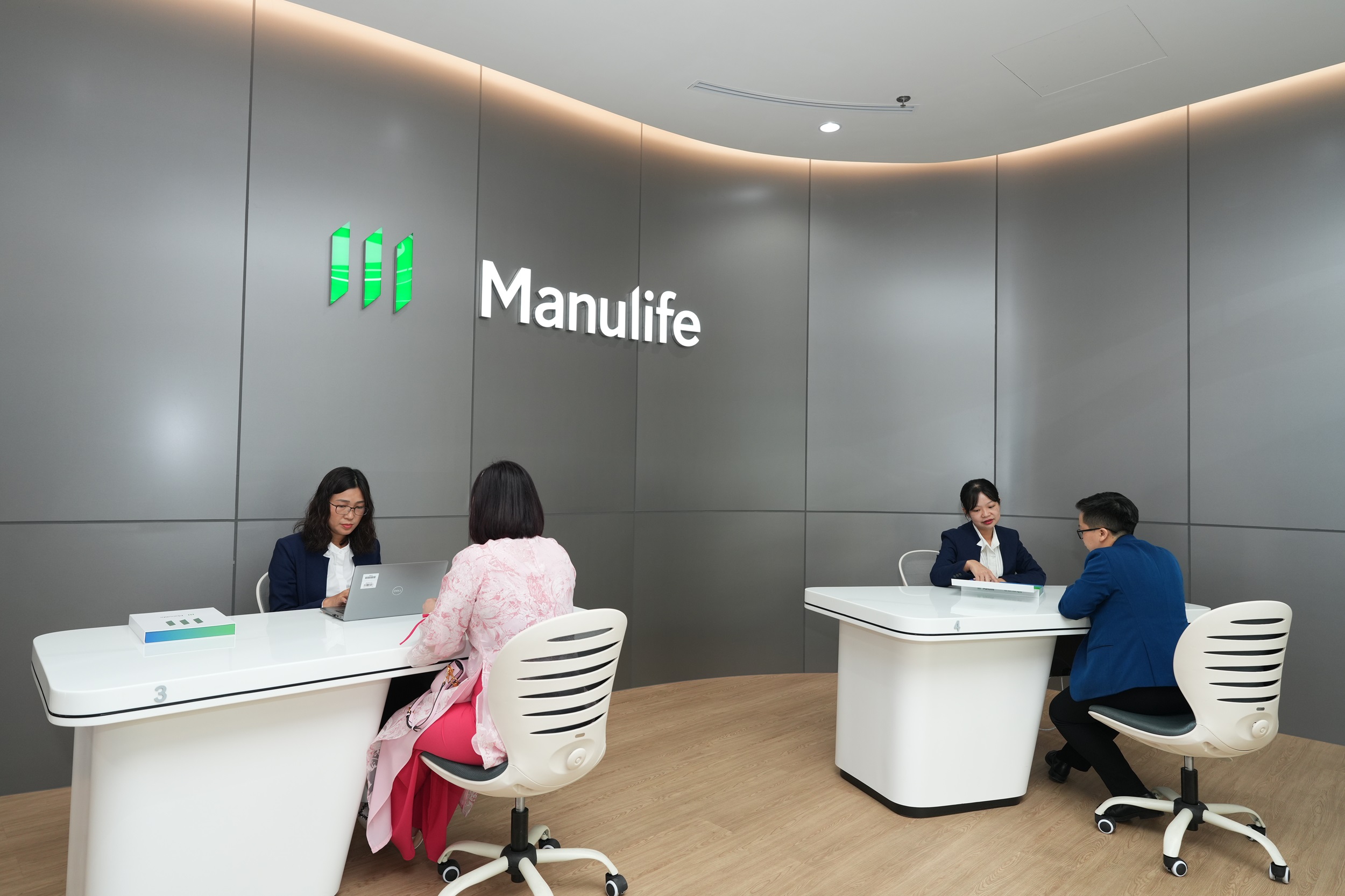 Manulife Việt Nam chi trả hơn 9.000 tỉ đồng quyền lợi bảo hiểm cho khách hàng trong năm 2025 - Ảnh 2.