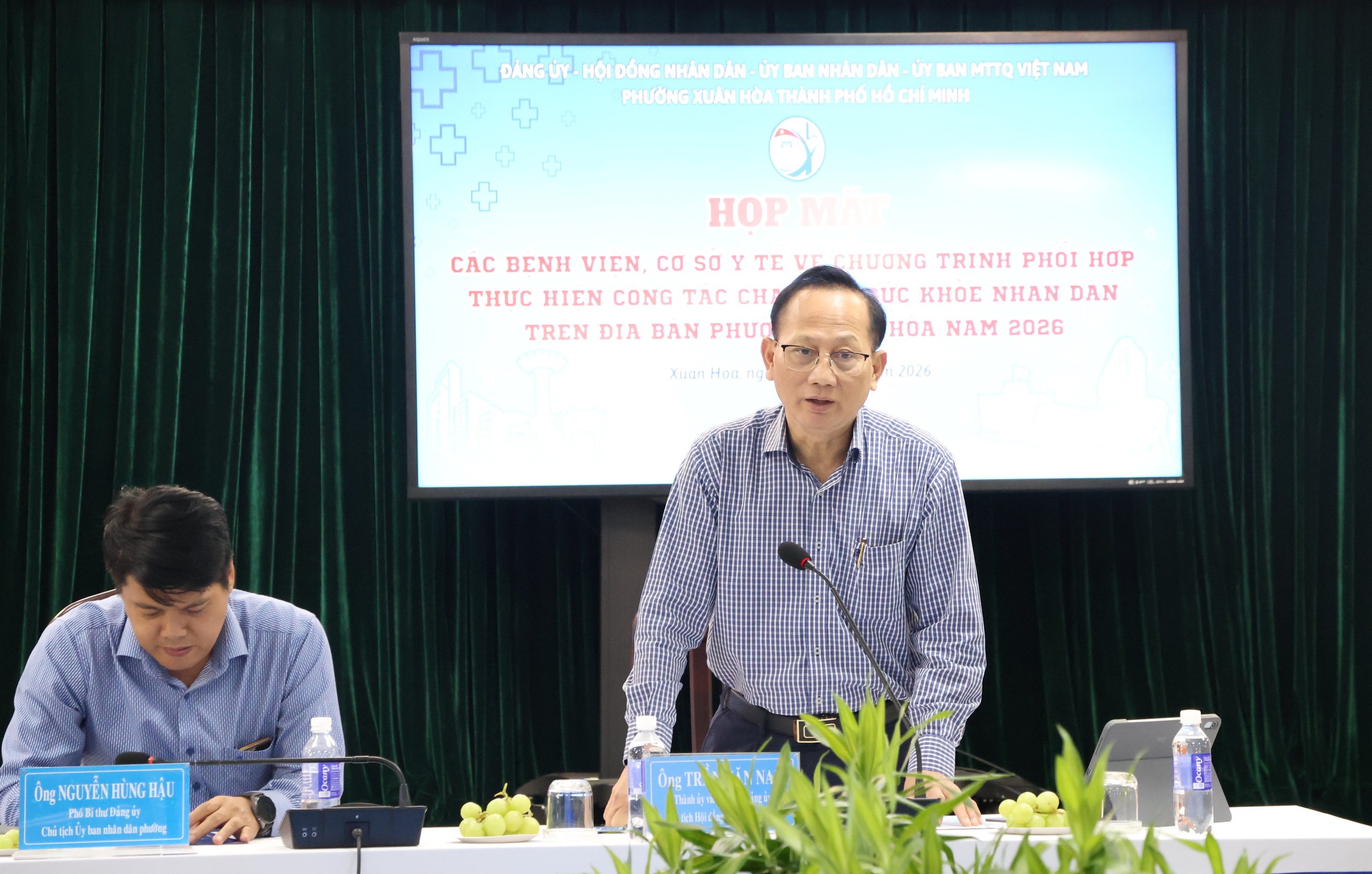 TPHCM: Người d&acirc;n phường Xu&acirc;n H&ograve;a được chăm s&oacute;c sức khỏe tận nh&agrave;, lập hồ sơ điện tử - Ảnh 3.