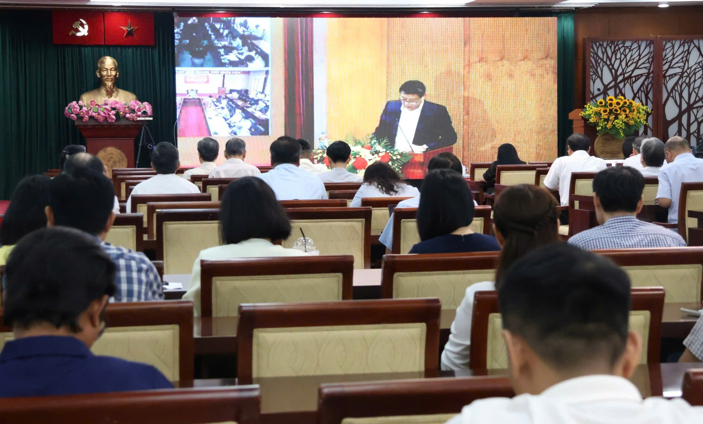 Qu&aacute;n triệt Nghị quyết Đại hội XIV của Đảng cho b&aacute;o ch&iacute; , văn nghệ sĩ , tr&iacute; thức - Ảnh 4.