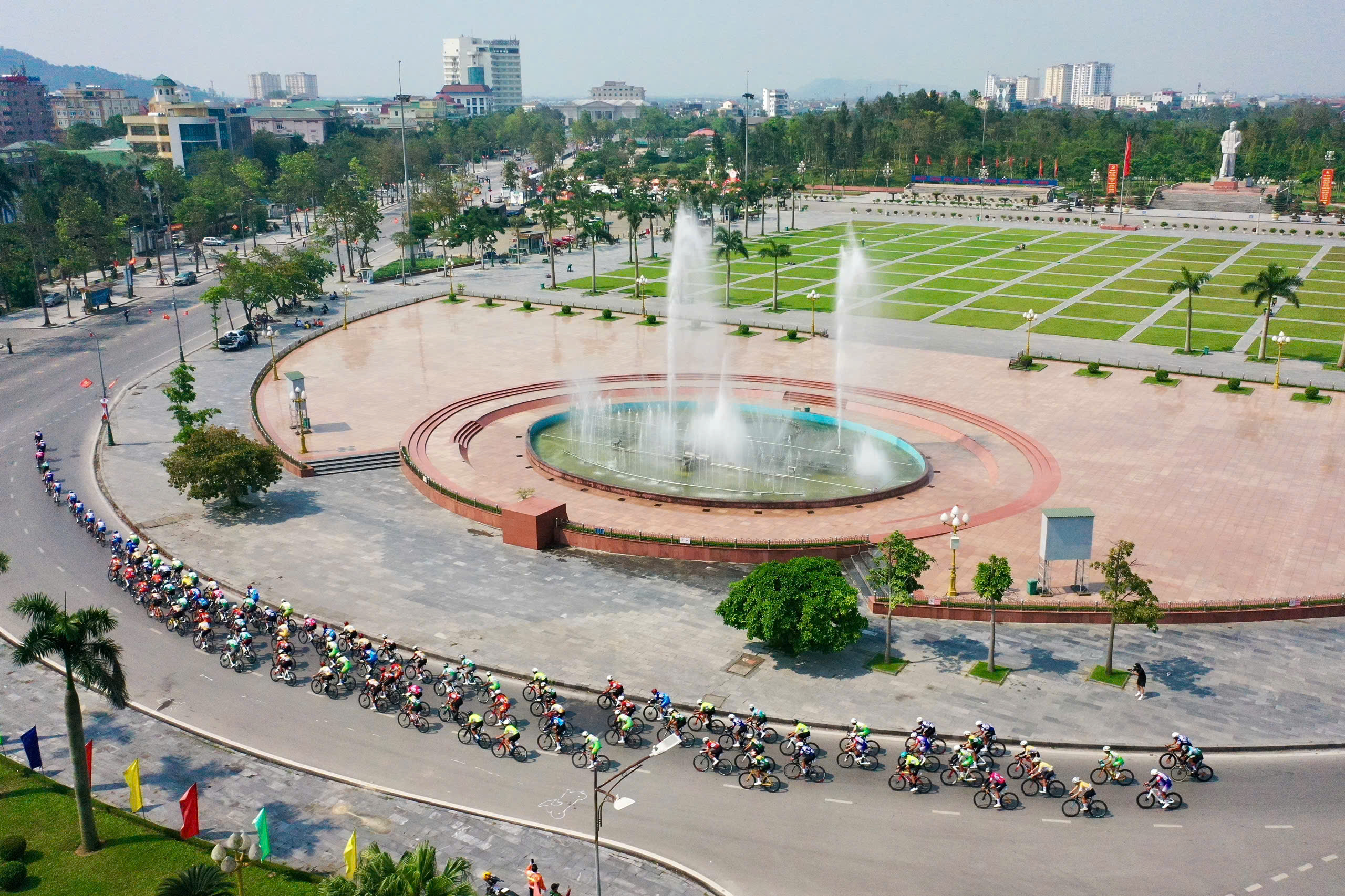 Ngoại binh Thanh Hóa thắng chặng 6 Cúp truyền hình TP HCM 2026 sau màn nước rút tốc độ cao - Ảnh 3.