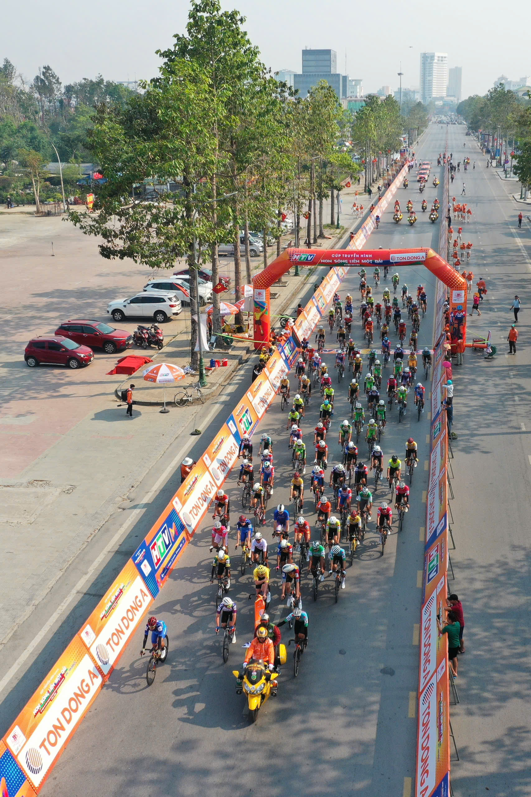 Ngoại binh Thanh Hóa thắng chặng 6 Cúp truyền hình TP HCM 2026 sau màn nước rút tốc độ cao - Ảnh 2.