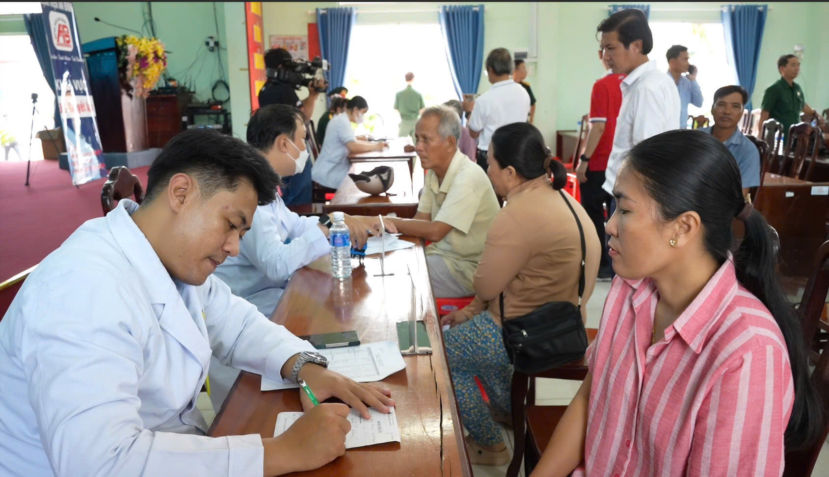 Hoạt động nghĩa tình của Ủy ban MTTQ Việt Nam TPHCM tại Tây Ninh - Ảnh 1.