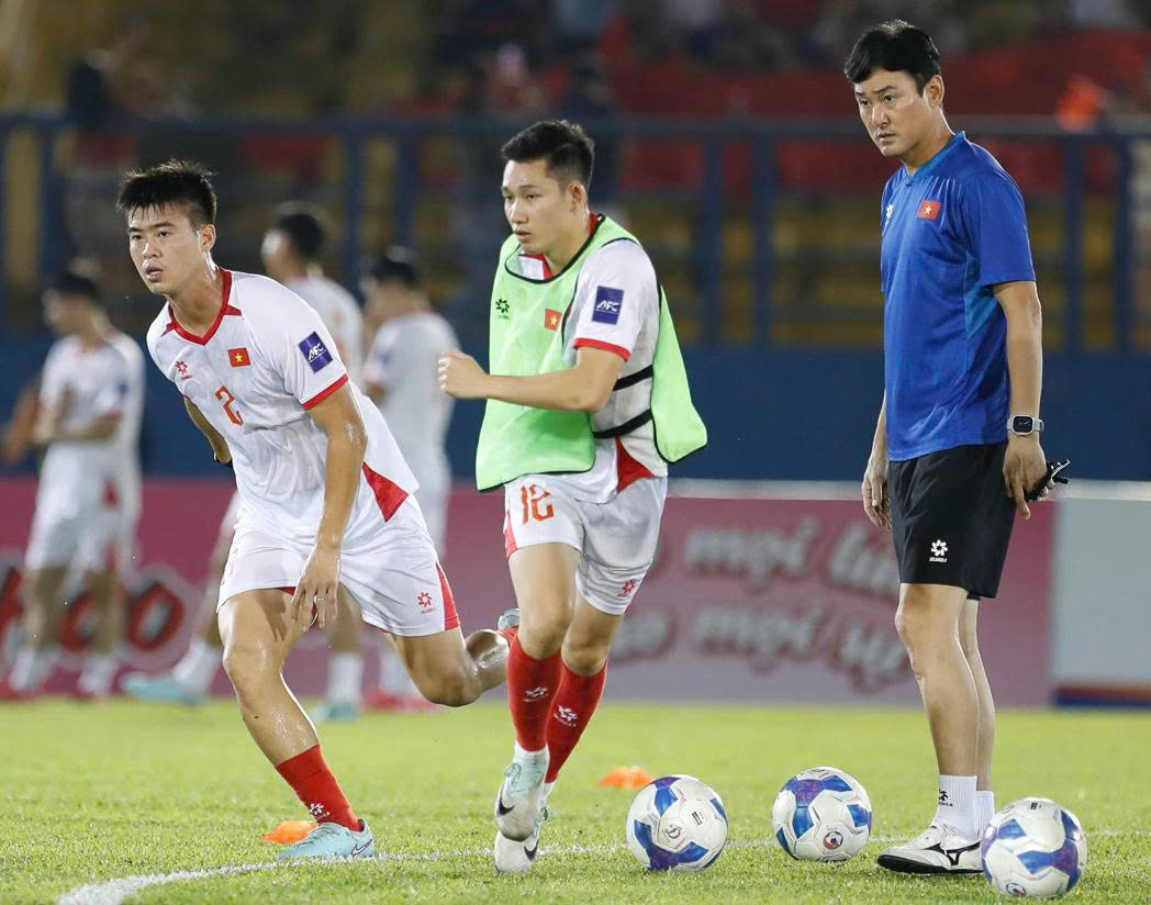 Tuyển Việt Nam đối mặt khoảng trống lớn khi Lee Jung-soo rời đi - Ảnh 1.