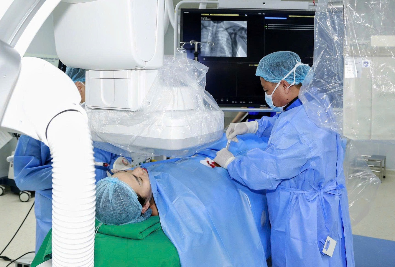 Cô gái thoát cơn tim đập dồn dập nhờ sóng cao tần - Ảnh 1.