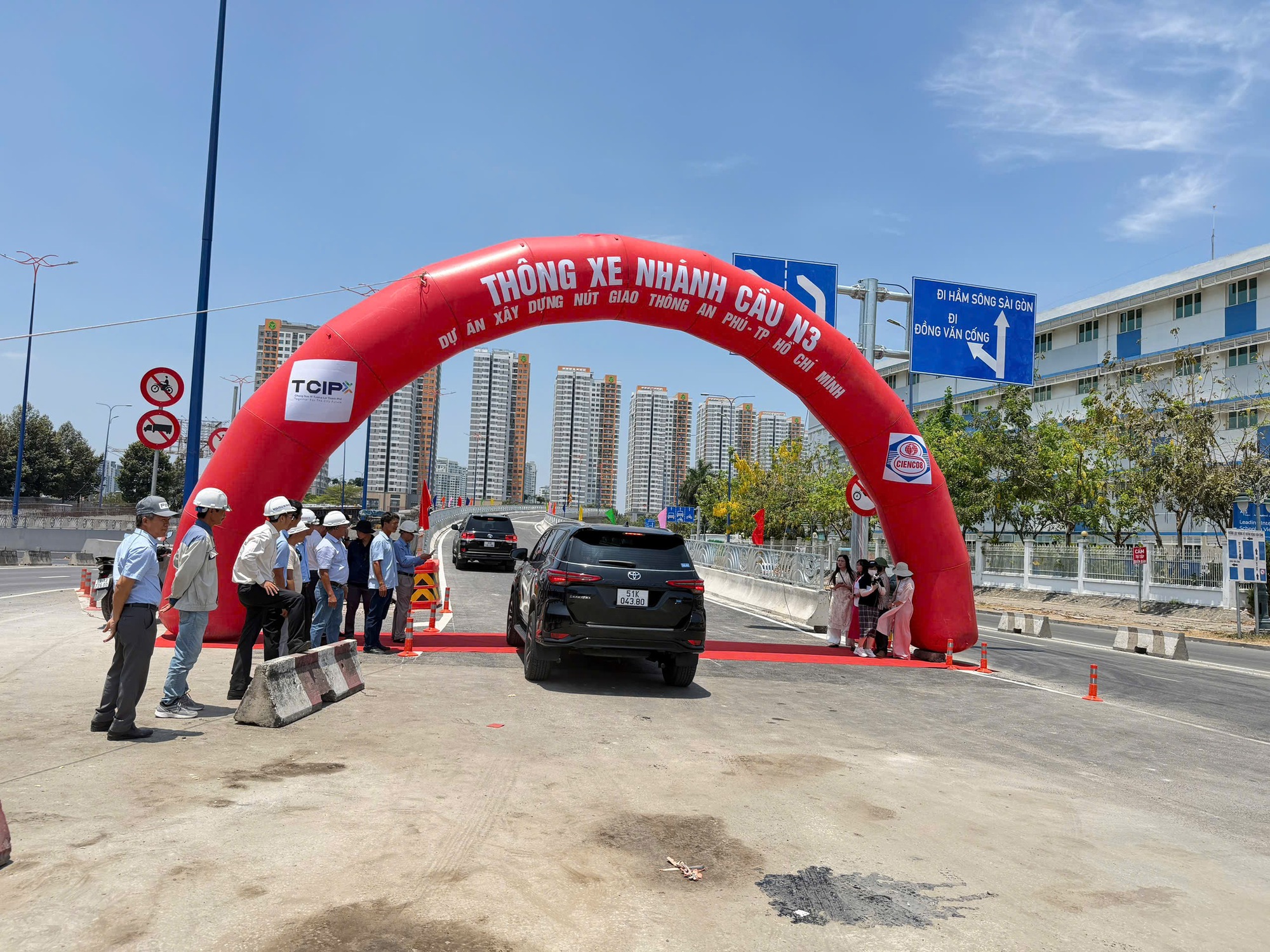 Thông tin nổi bật tại TPHCM ngày 1-5: cháy quán ăn khu trung tâm; thông xe cầu vượt nút giao An Phú - Ảnh 5.