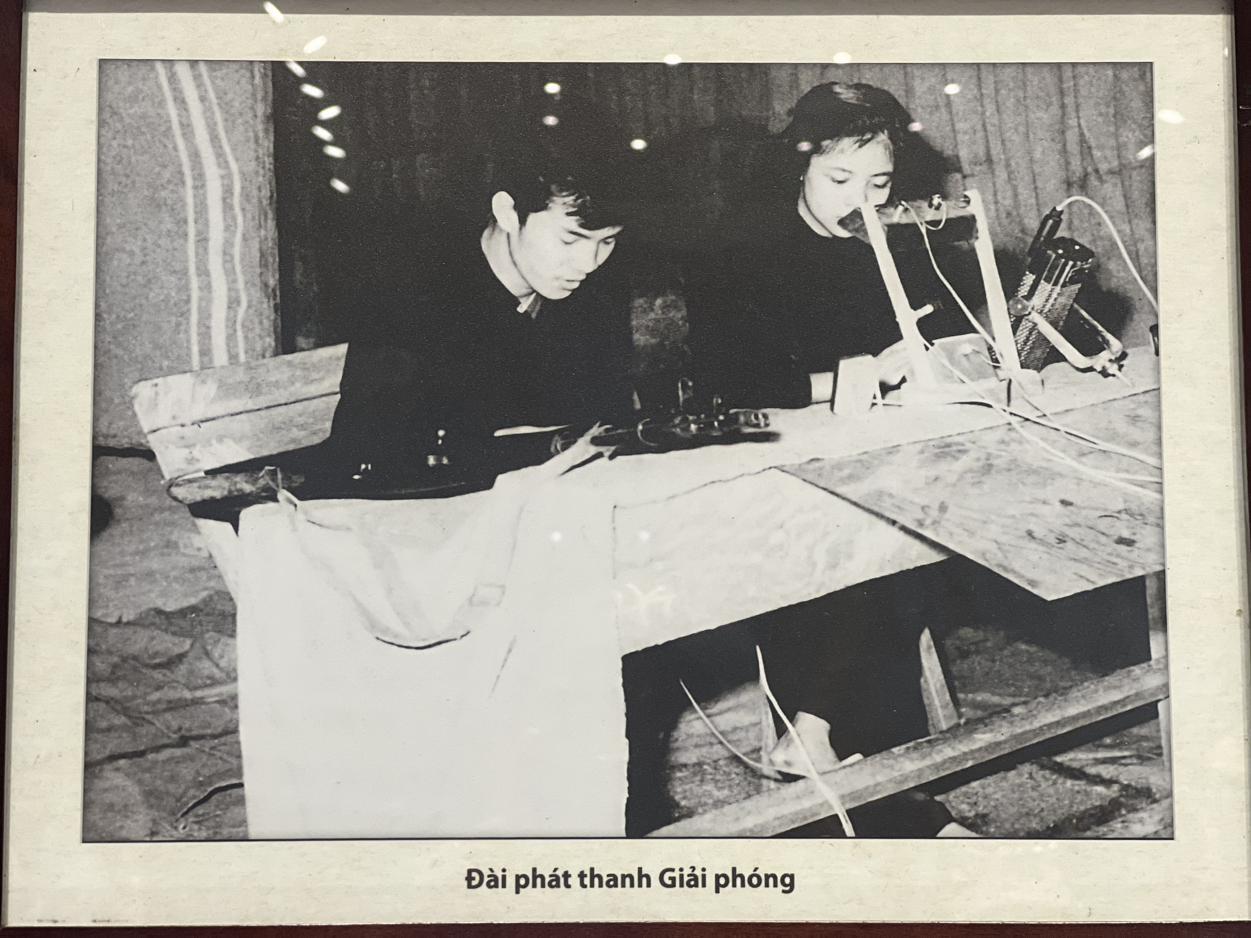 H&igrave;nh ảnh người d&acirc;n tham quan Căn cứ Trung ương Cục miền Nam dịp Lễ 30 - 4 - Ảnh 12.