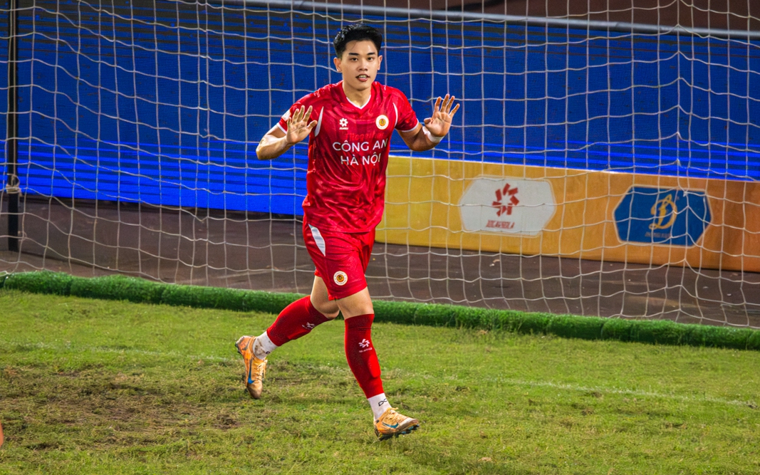 V&ograve;ng 22 V-League: Ninh B&igrave;nh trở lại top 3, C&ocirc;ng an H&agrave; Nội &aacute;p s&aacute;t ng&ocirc;i vương - Ảnh 2.
