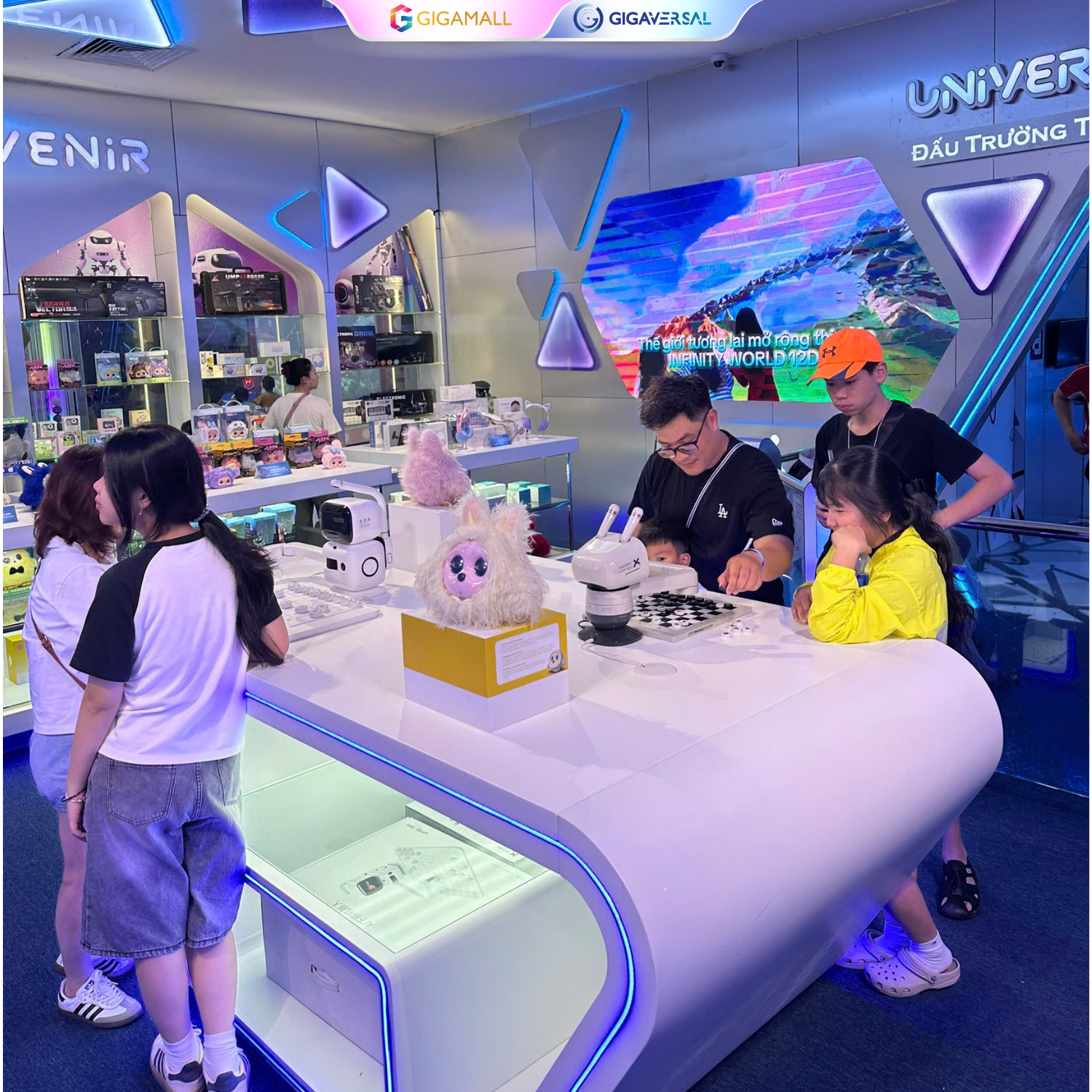 Lễ hội Hoa Anh Đào Gigamall 2026 lập kỷ lục hơn 2 triệu lượt khách tham quan - Ảnh 11. Lễ hội Hoa Anh Đào Gigamall 2026 lập kỷ lục hơn 2 triệu lượt khách tham quan - Ảnh 11.