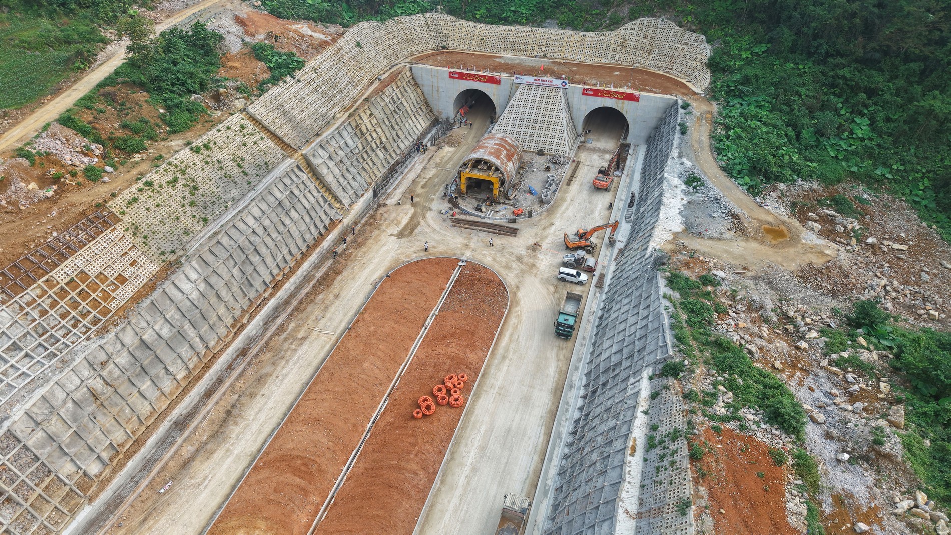 Nhiều kiến nghị để sớm đưa cao tốc Hữu Nghị - Chi Lăng v&agrave; Đồng Đăng - Tr&agrave; Lĩnh sớm về đ&iacute;ch - Ảnh 5.