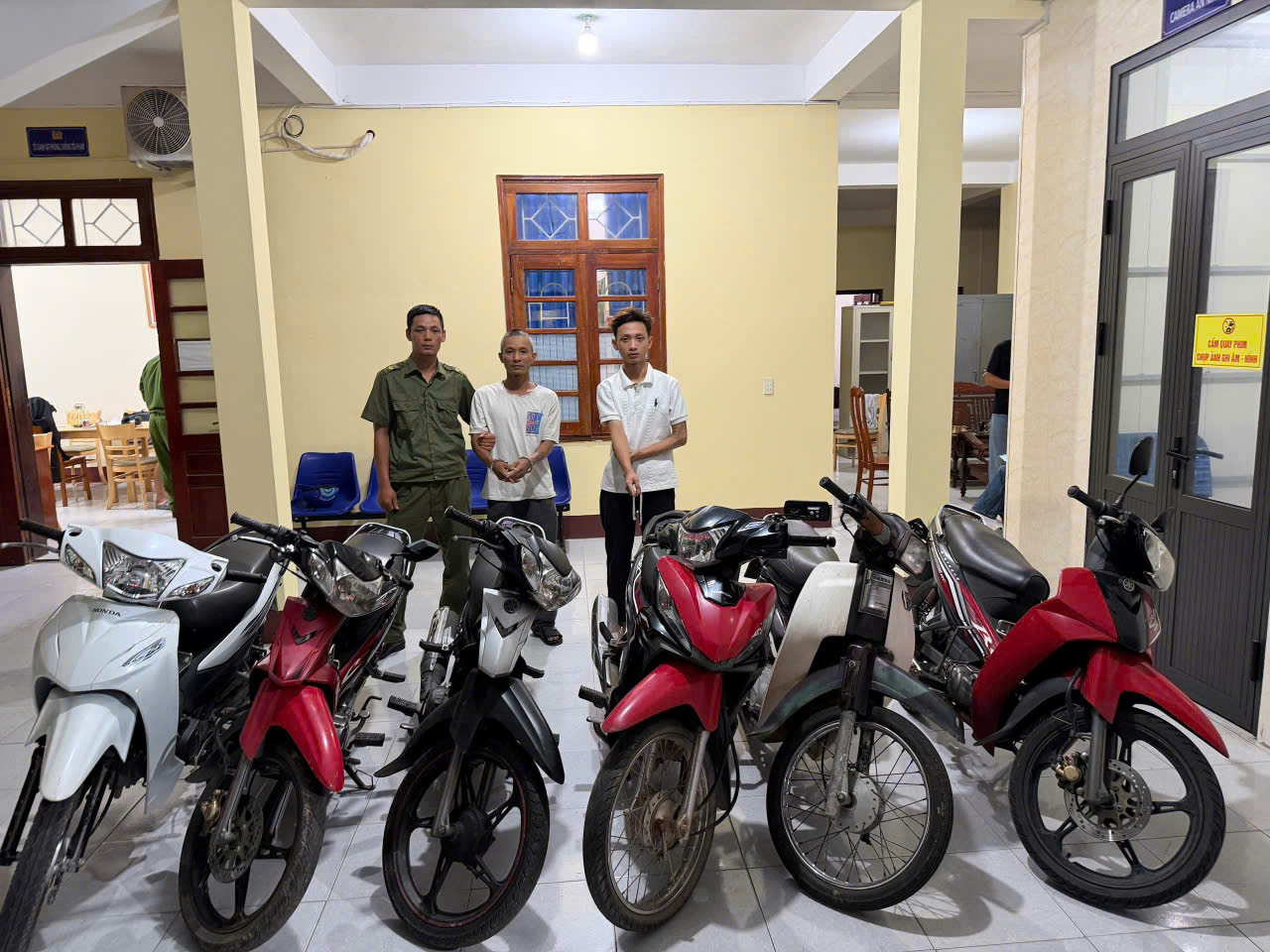 Bắt 2 siêu trộm khét tiếng ở Quảng Trị - Ảnh 1.