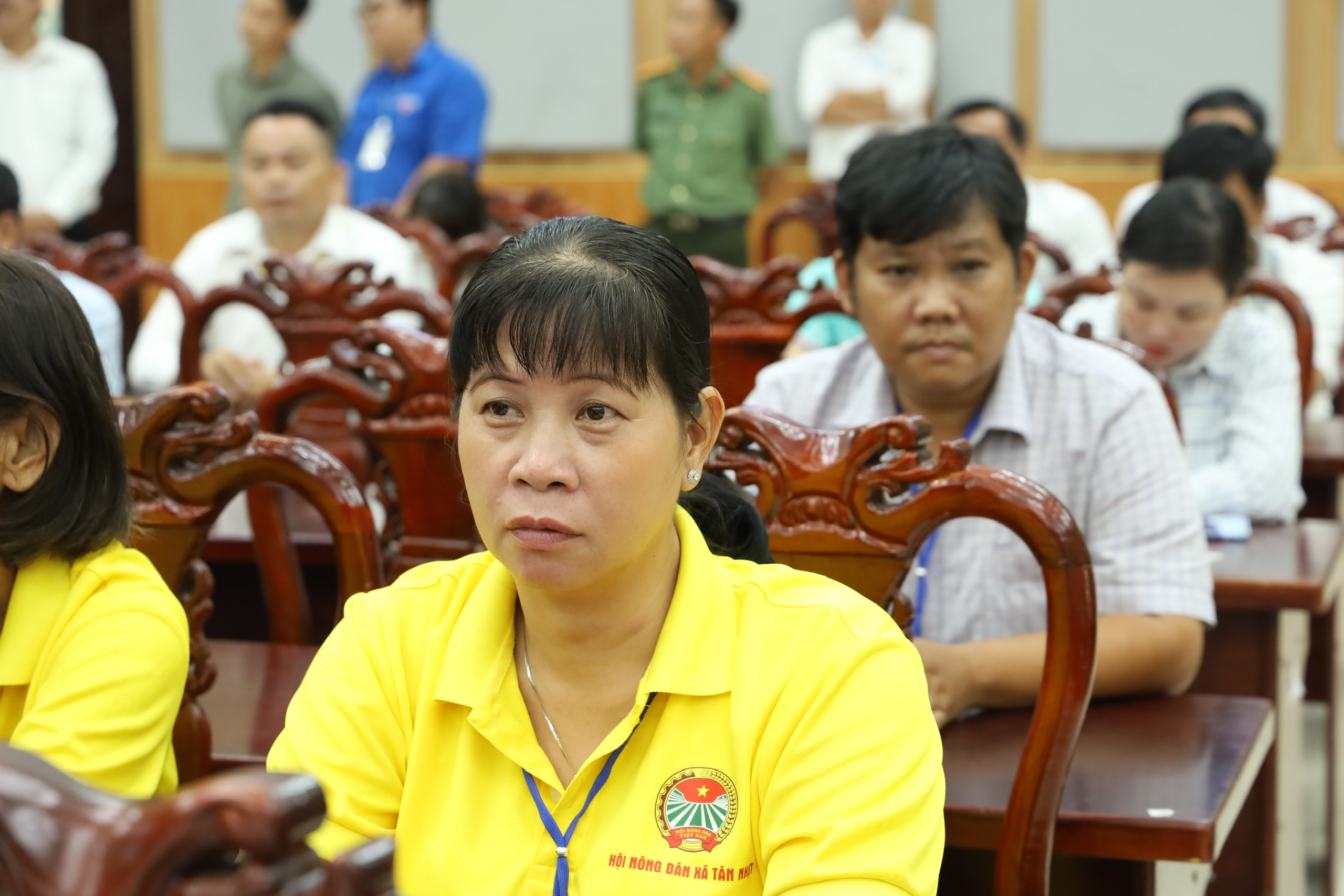 Cử tri 7 xã phía Tây TPHCM nêu nhiều vấn đề dân sinh “nóng” - Ảnh 4.