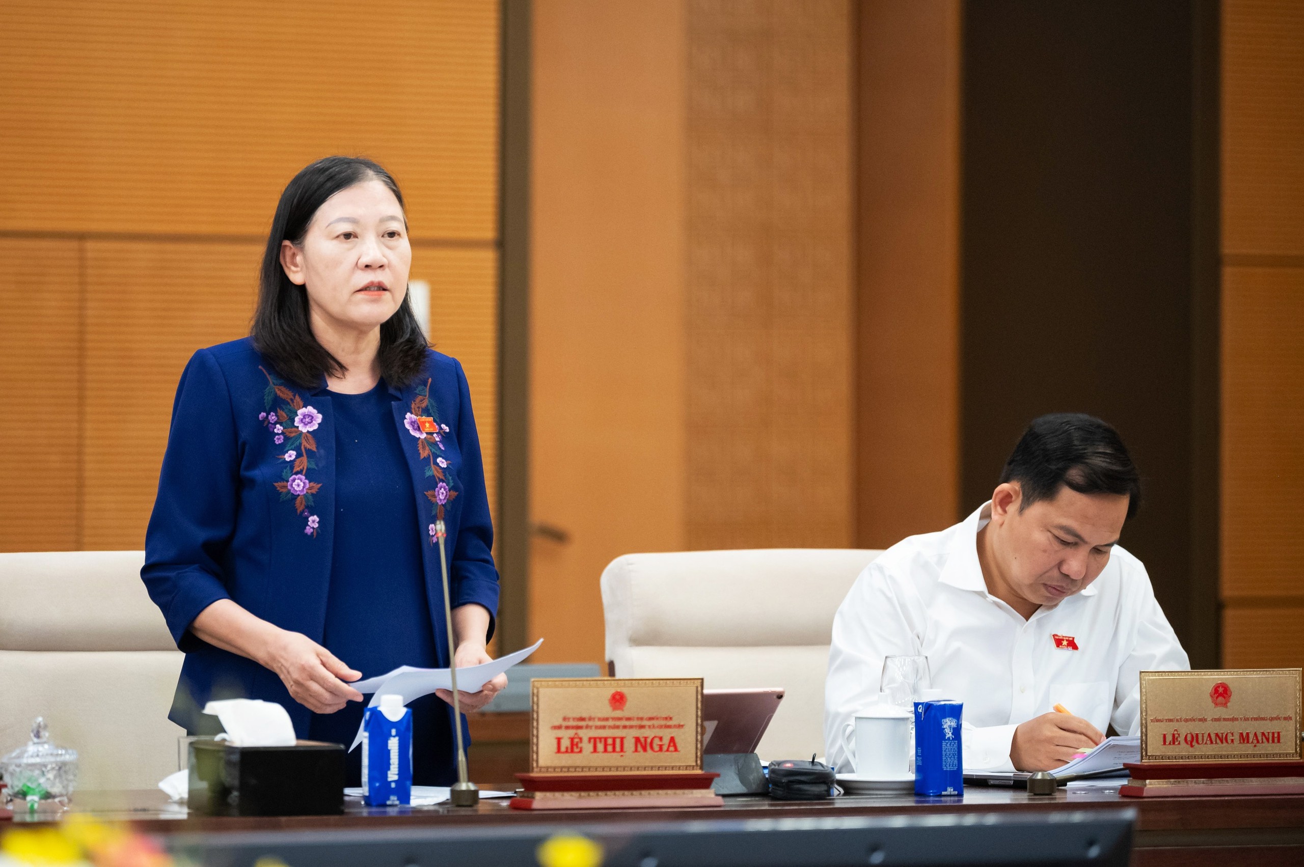 Phó Chủ tịch Quốc hội nói việc liên quan sửa đổi chế độ tiền lương với cán bộ, công chức, viên chức - Ảnh 2.