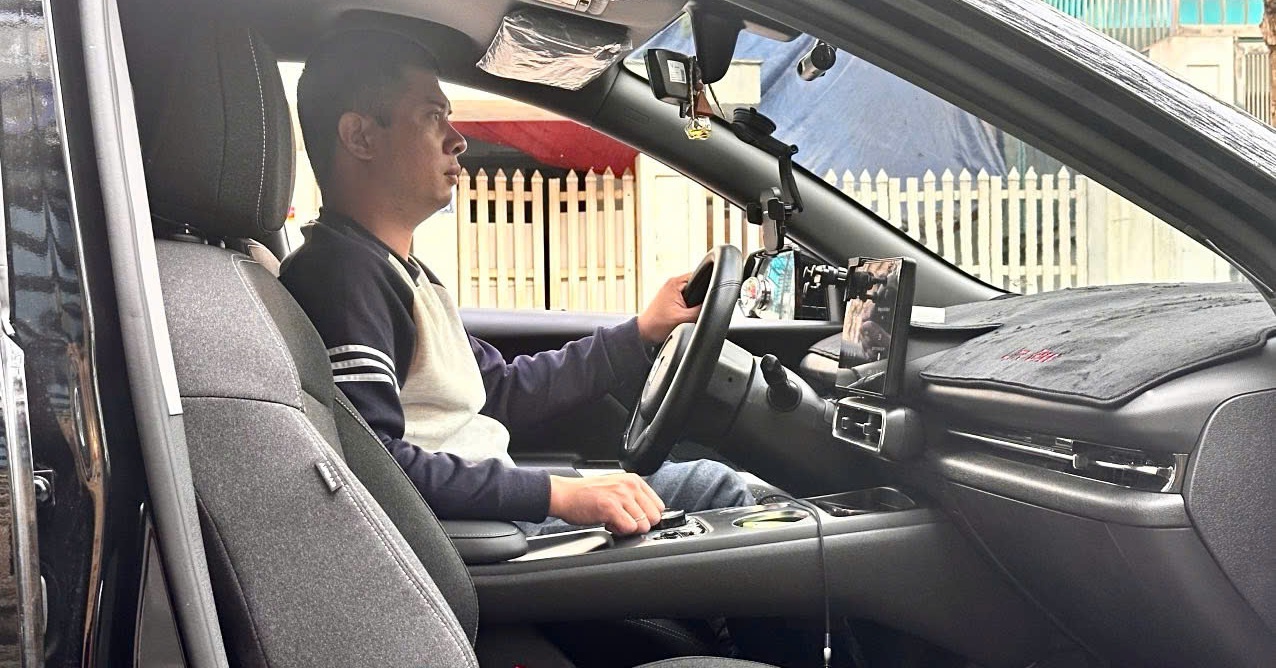 Tài xế dịch vụ nói về VinFast Limo Green: “Xe chạy nhàn, khách khen êm, ví tiền rủng rỉnh"