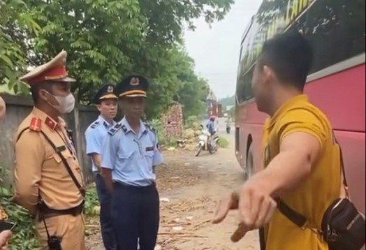 Quản lý thị trường thông tin vụ kiểm tra xe khách chở xác ve sầu xôn xao dư luận - Ảnh 1.