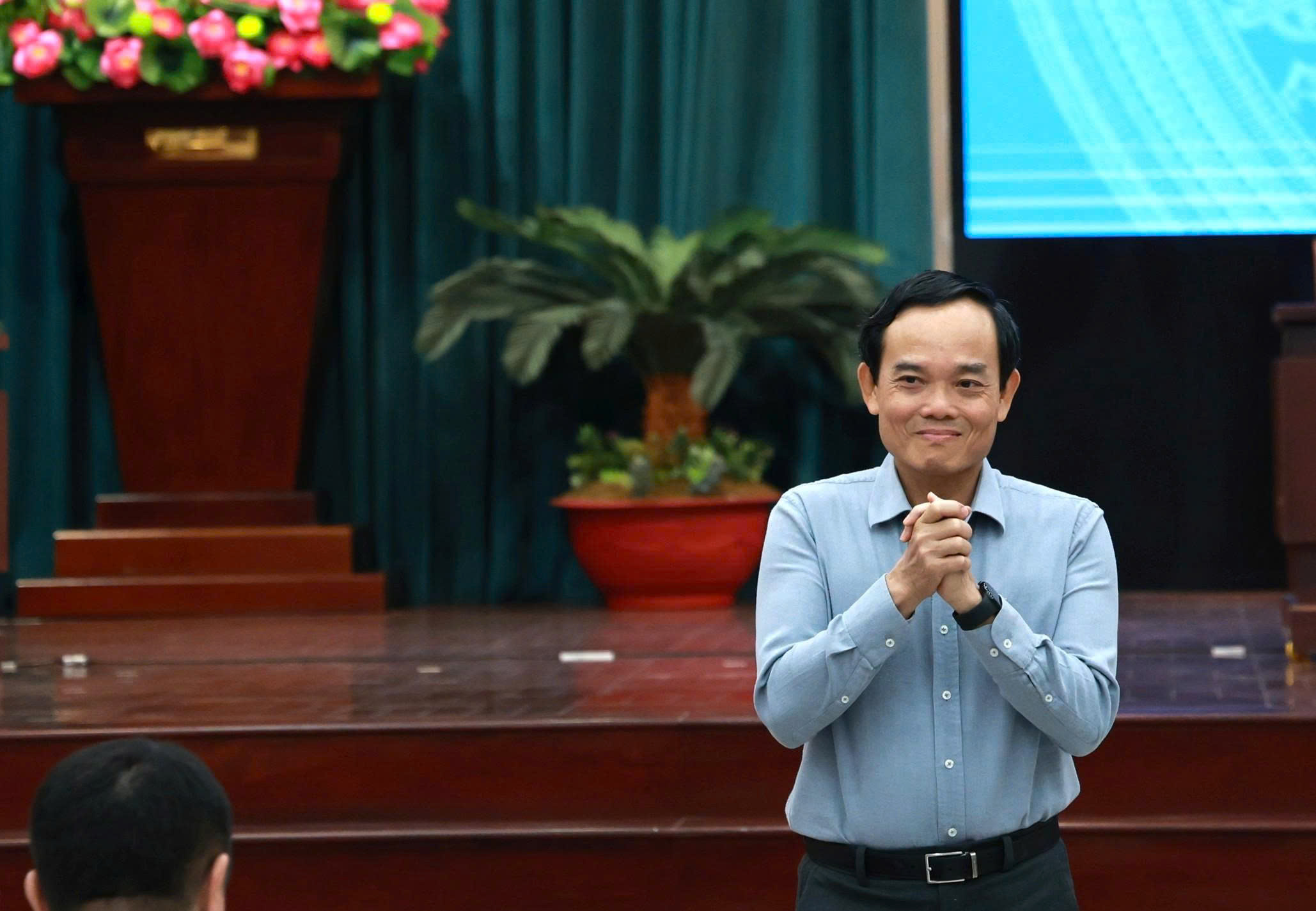 Cử tri TPHCM kiến nghị mạnh tay với thực phẩm bẩn, th&aacute;o gỡ quy hoạch treo - Ảnh 1.
