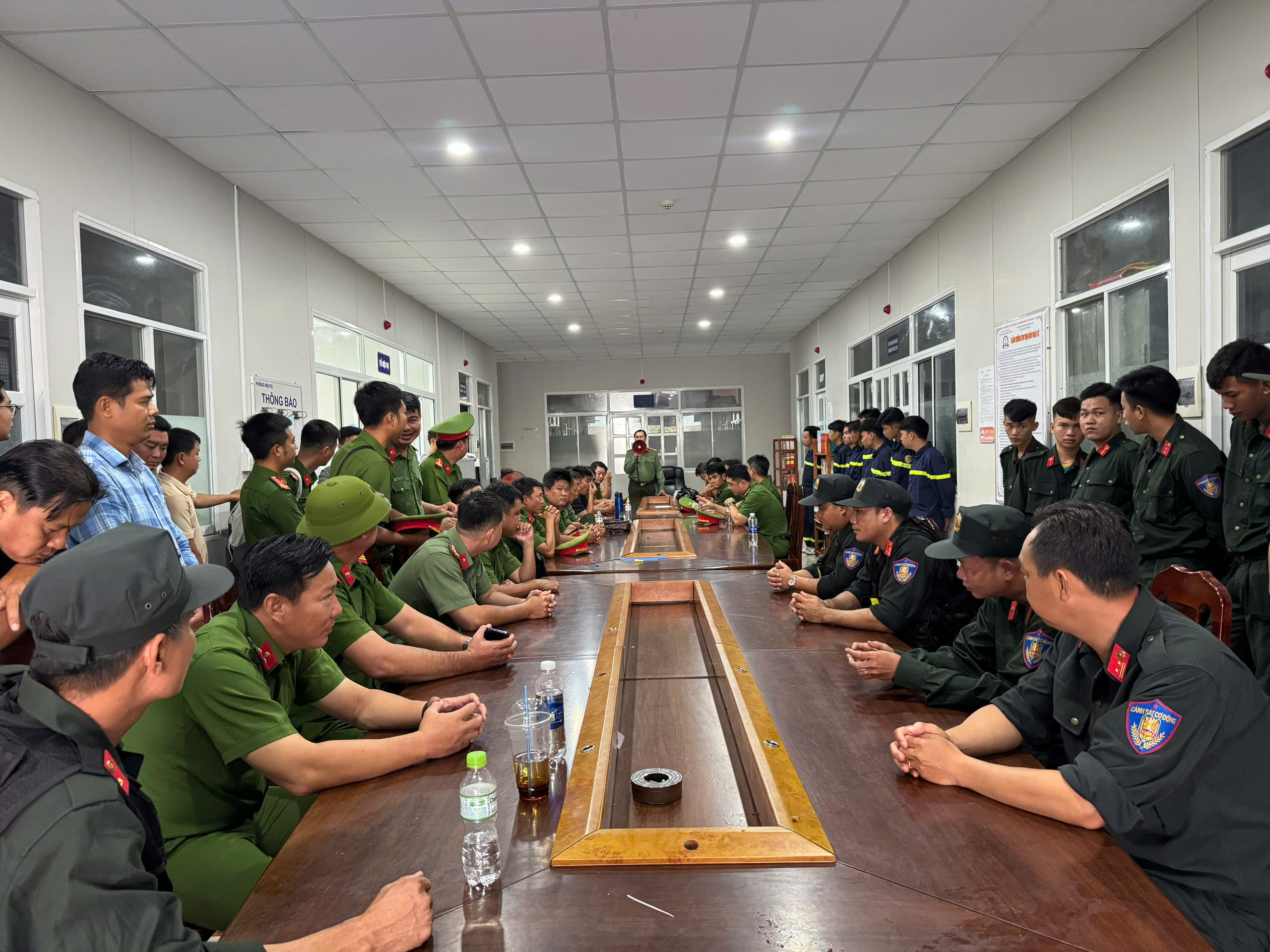 Phú Quốc cưỡng chế nhiều hộ dân cố tình chiếm đất rừng đặc dụng - Ảnh 2.