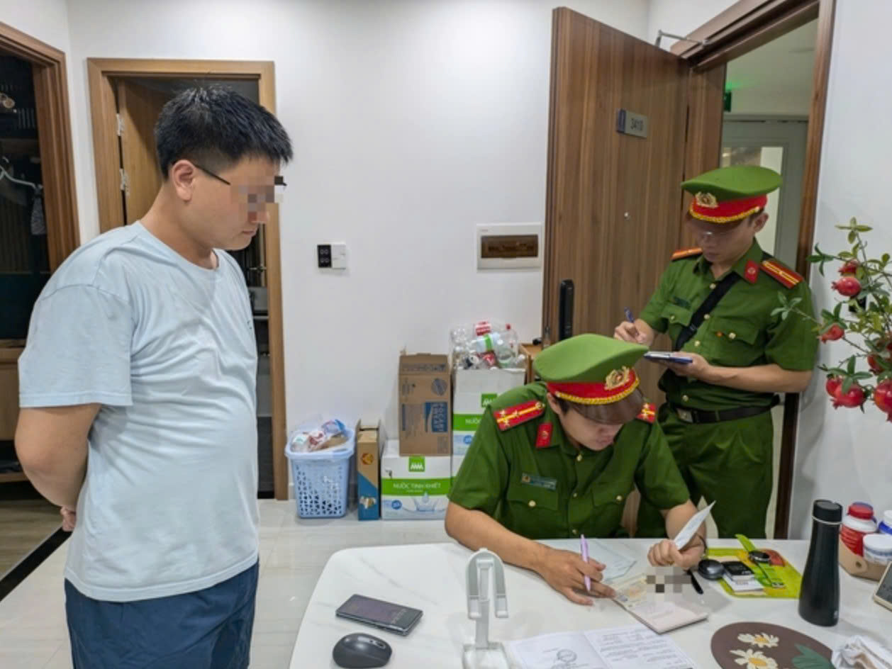 Từ ngày 21-5: Bắt buộc dùng hệ thống khai báo lưu trú mới - Ảnh 1.