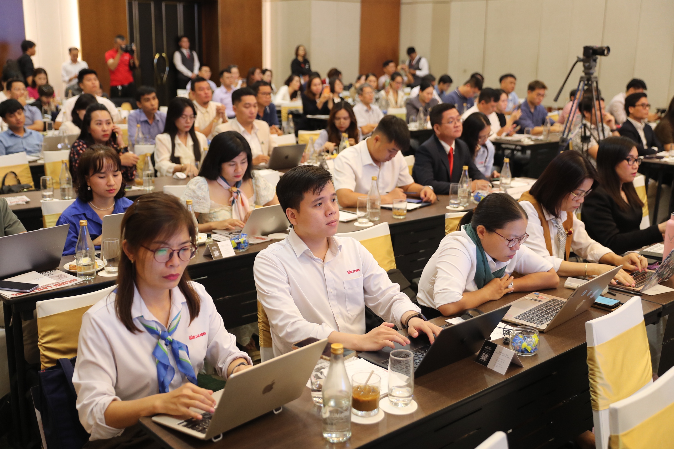 Toàn cảnh hội thảo