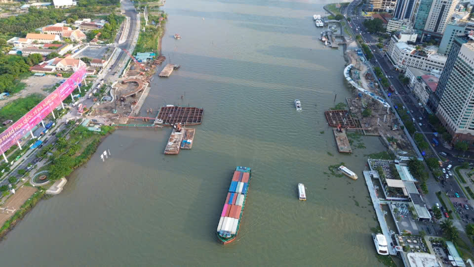 Thông tin nổi bật ở TPHCM: Bắt nghi phạm lừa đảo, cháy lớn và loạt chuyển động đô thị đáng chú ý - Ảnh 1.