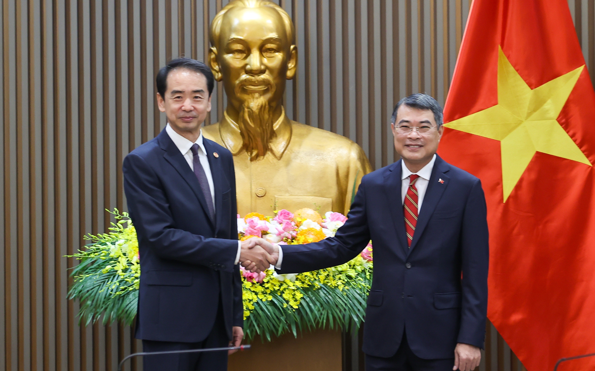 Tổng Bí thư, Chủ tịch nước Tô Lâm: Hà Nội và Viêng Chăn phải đi đầu trong hợp tác địa phương - Ảnh 2.