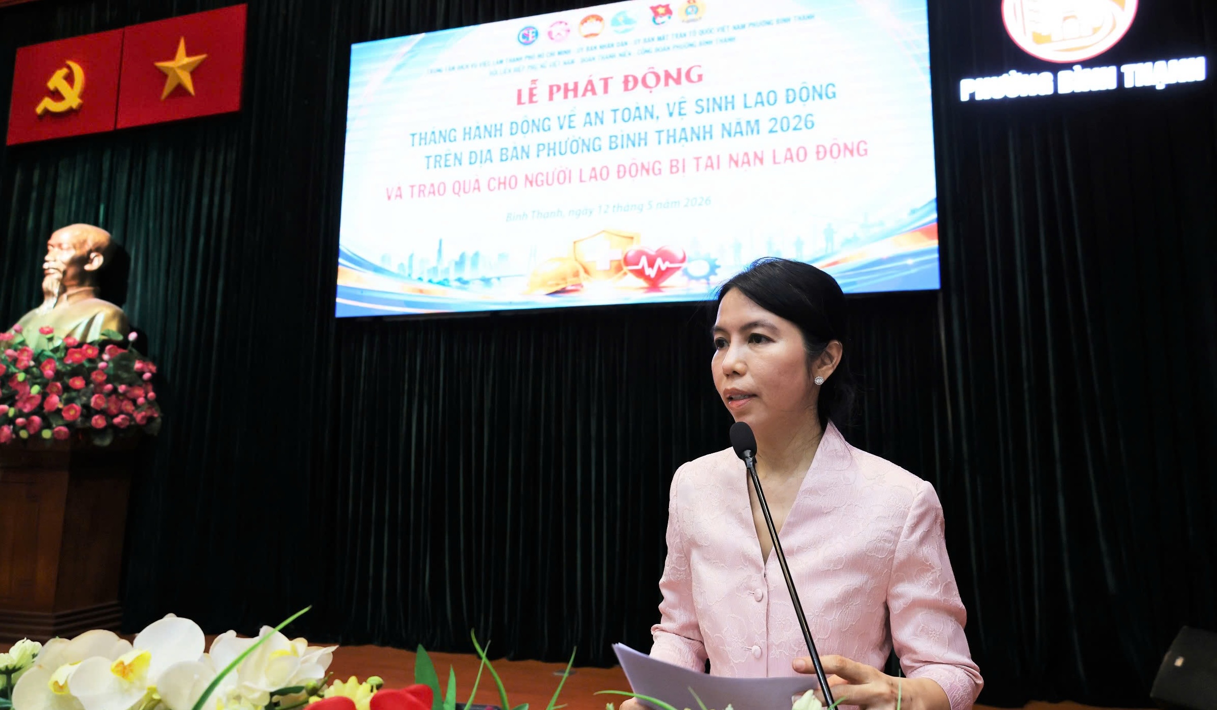 TPHCM: Phường Bình Thạnh ra quân, vừa chăm lo người lao động, vừa mở sàn việc làm - Ảnh 1.