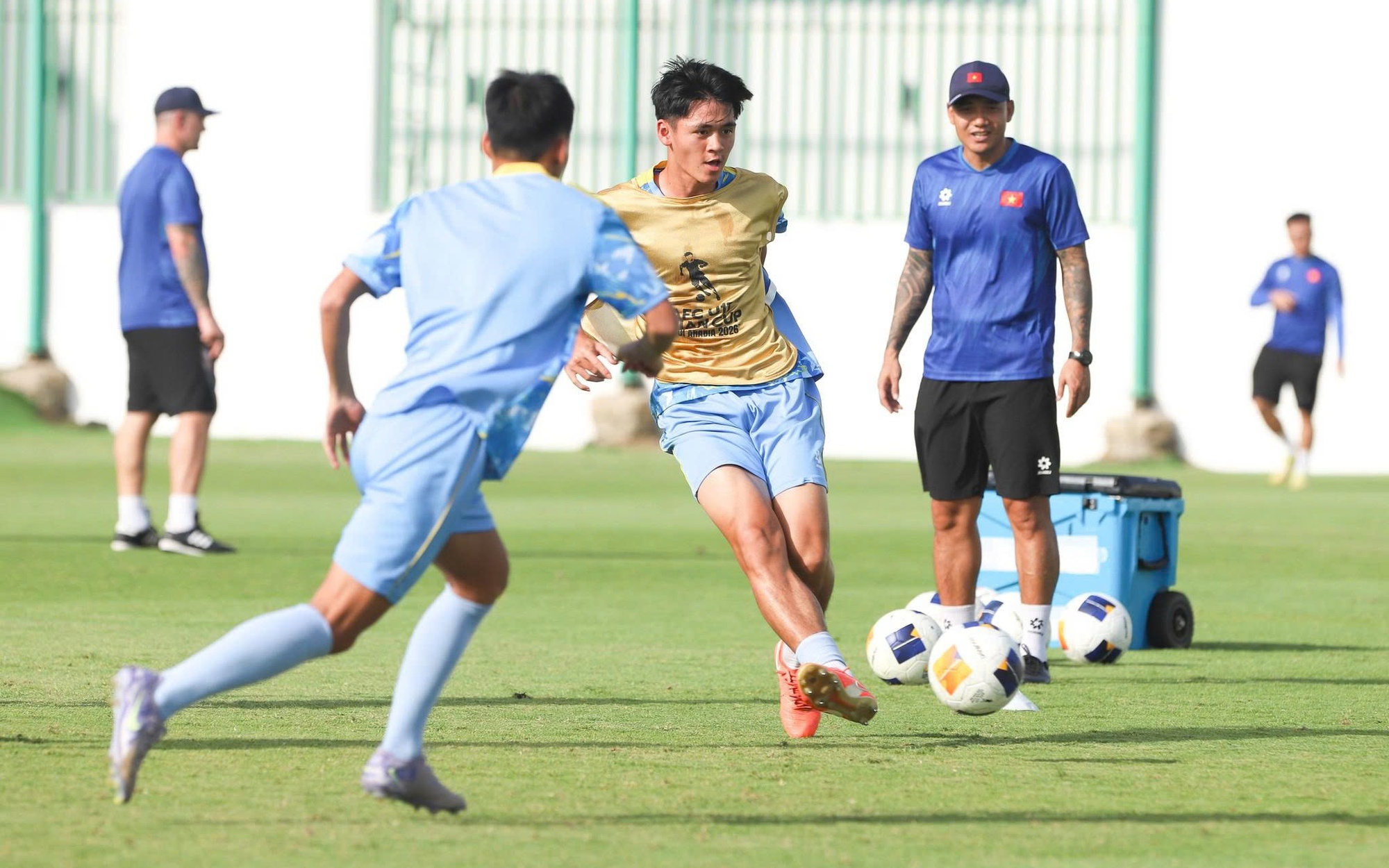 Festival quốc tế U14 Gia Lai 2026: B&oacute;ng đ&aacute; trẻ Việt Nam đ&atilde; kh&aacute;c - Ảnh 5.