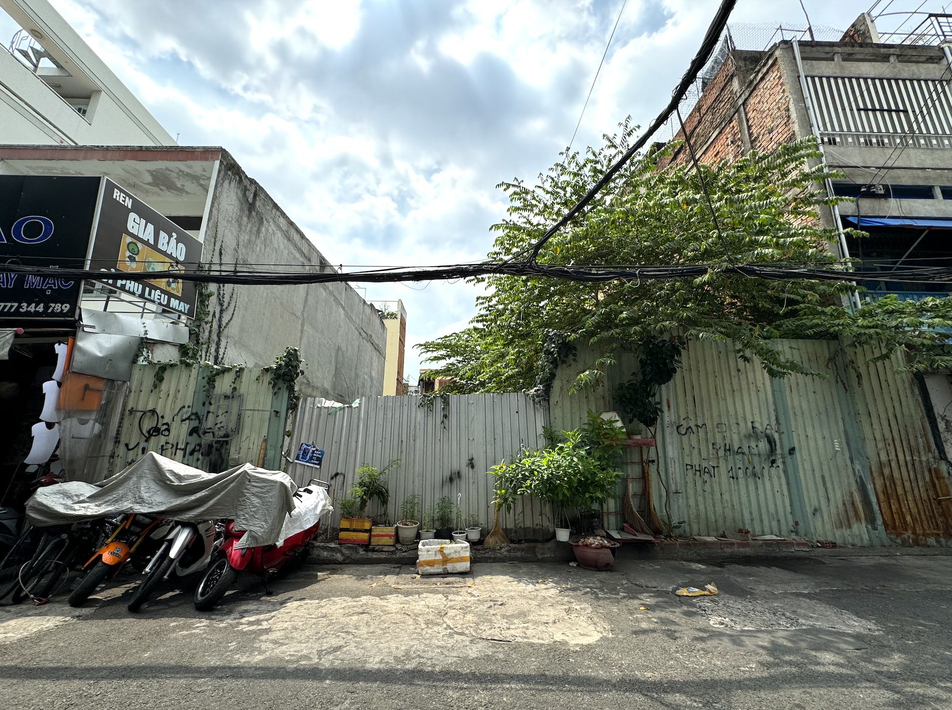 Thông tin mới về 16 chung cư cấp D tại TPHCM - Ảnh 2.