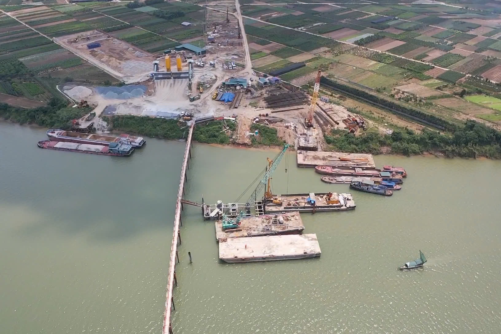 Cận cảnh giải ph&oacute;ng mặt bằng cầu Trần Hưng Đạo v&agrave; c&aacute;c dự &aacute;n cầu s&ocirc;ng Hồng - Ảnh 8.