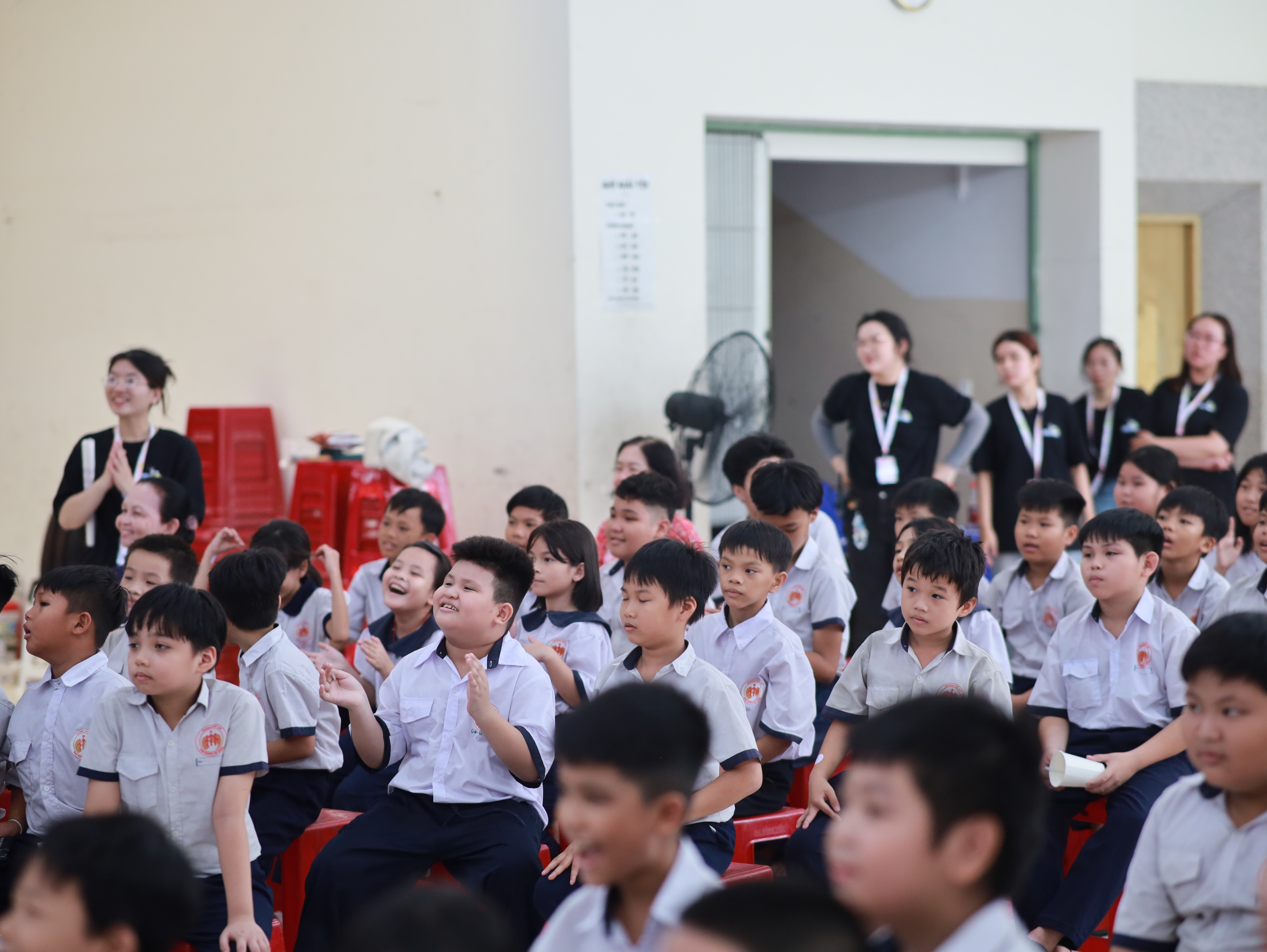 Phép màu từ sân khấu nhỏ - Ảnh 4.