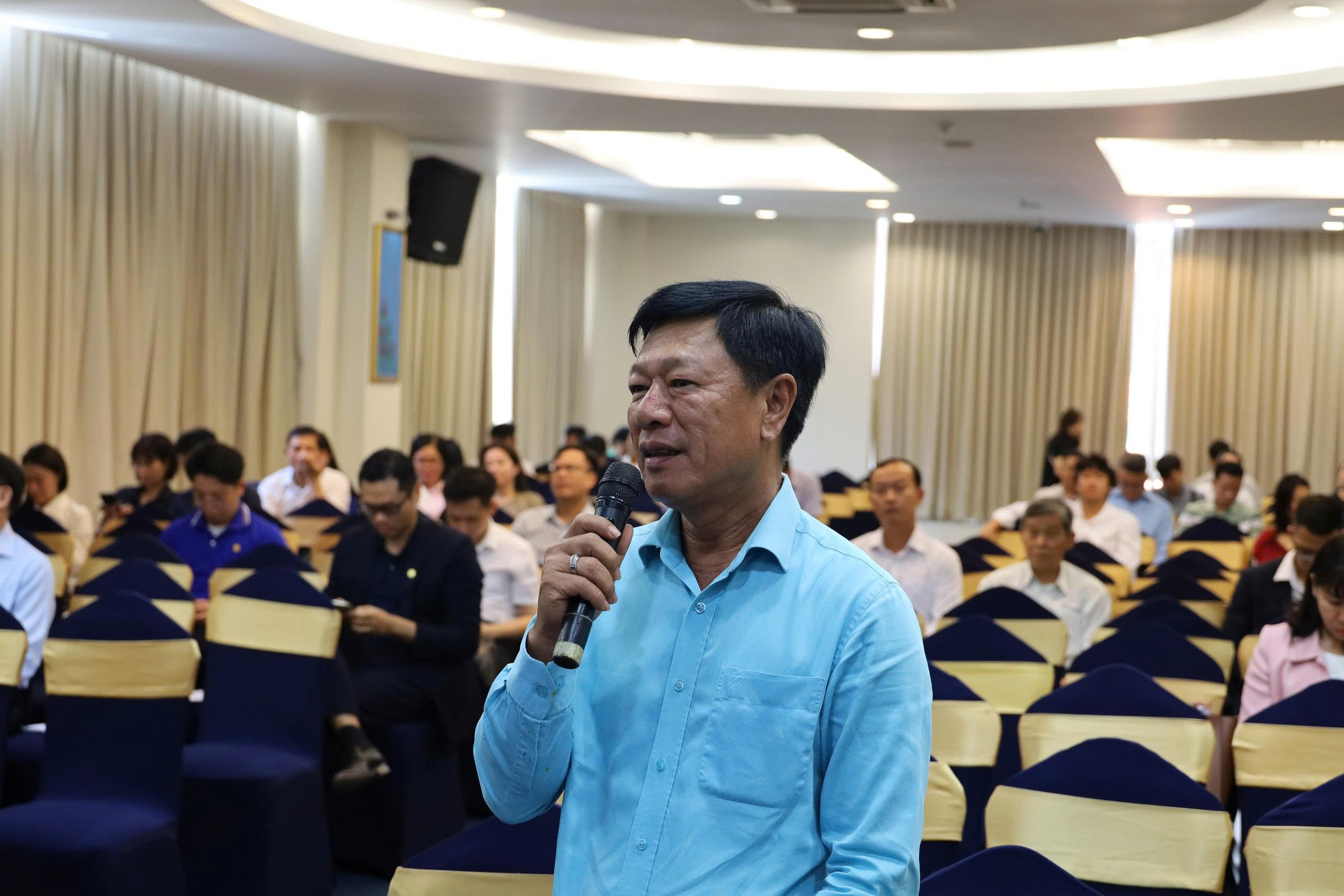 Chủ tịch Địa ốc Hoàng Quân khóc vì nghị quyết tháo gỡ khó khăn cho doanh nghiệp bất động sản - Ảnh 2.