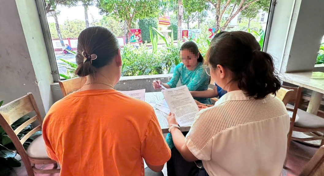 Không có tên xét tuyển viên chức, hàng chục nhân viên y tế học đường kiến nghị - Ảnh 1.