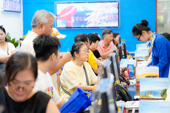 Du lịch h&egrave; 2026 s&ocirc;i động với nhiều ưu đ&atilde;i hấp dẫn cho gia đ&igrave;nh v&agrave; nh&oacute;m bạn - Ảnh 1.