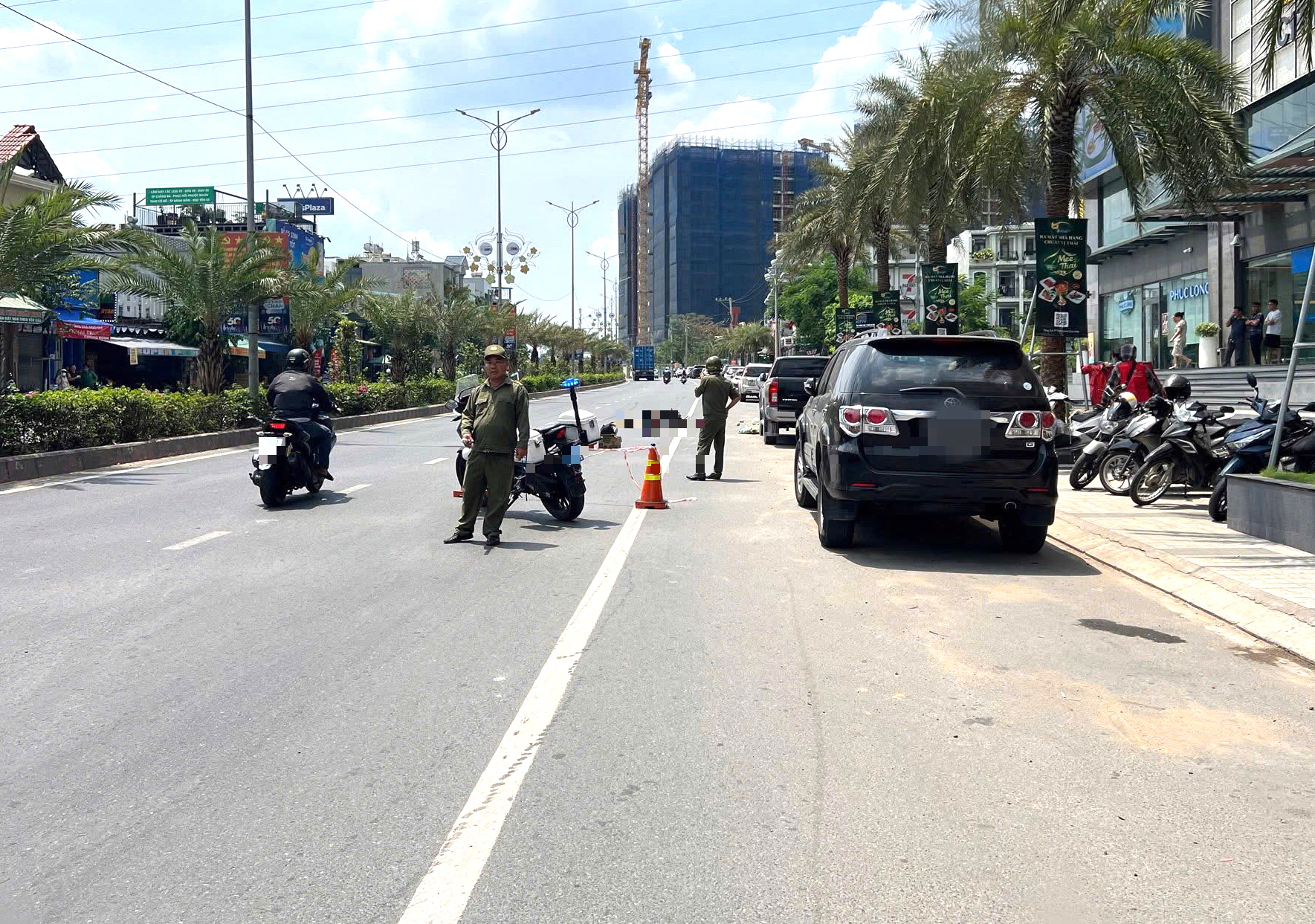 Tai nạn giao thông TPHCM: Xe ben cán tử vong người phụ nữ tại phường đông hòa - Ảnh 1. Tai nạn giao thông TPHCM: Xe ben cán tử vong người phụ nữ tại phường đông hòa - Ảnh 1.