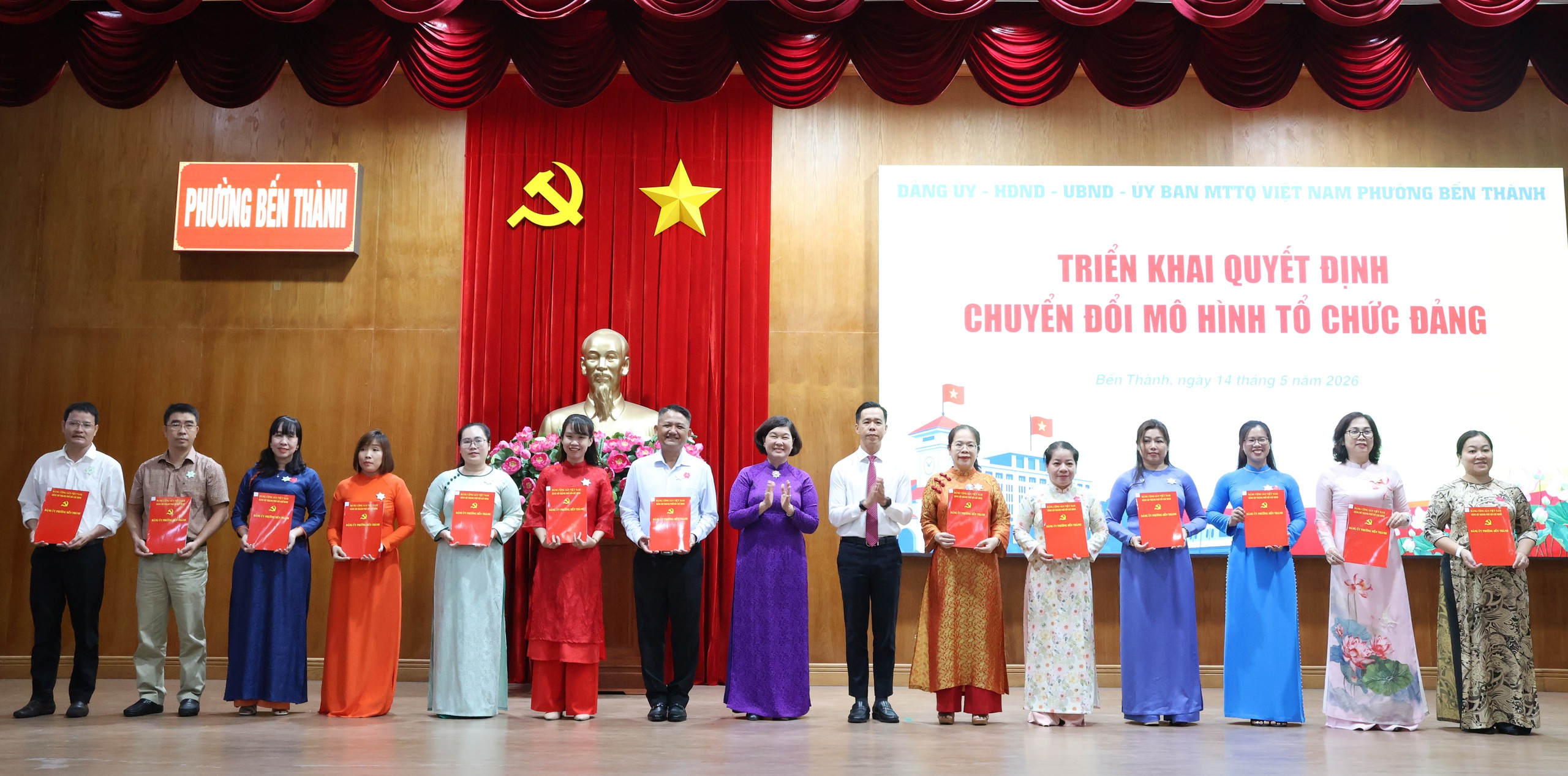 TPHCM: Phường Bến Th&agrave;nh ra mắt Sổ tay điện tử Kh&ocirc;ng gian văn h&oacute;a Hồ Ch&iacute; Minh - Ảnh 2.