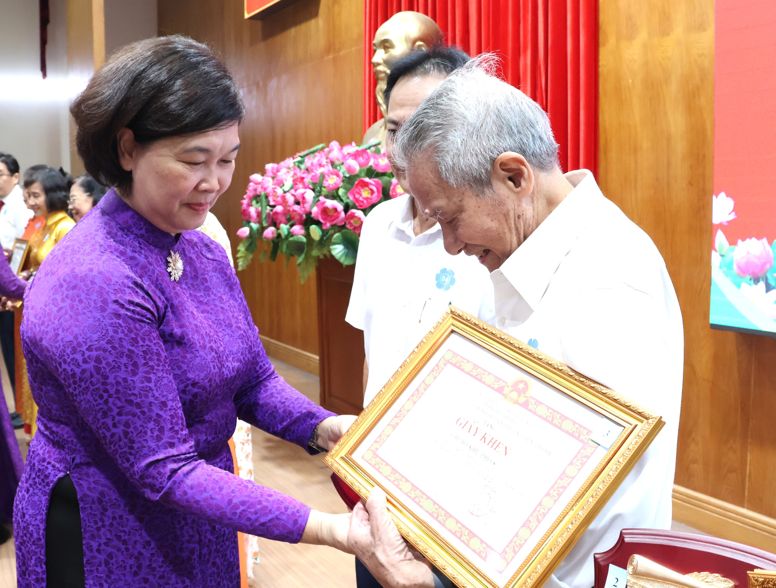 TPHCM: Phường Bến Th&agrave;nh ra mắt Sổ tay điện tử Kh&ocirc;ng gian văn h&oacute;a Hồ Ch&iacute; Minh - Ảnh 4.
