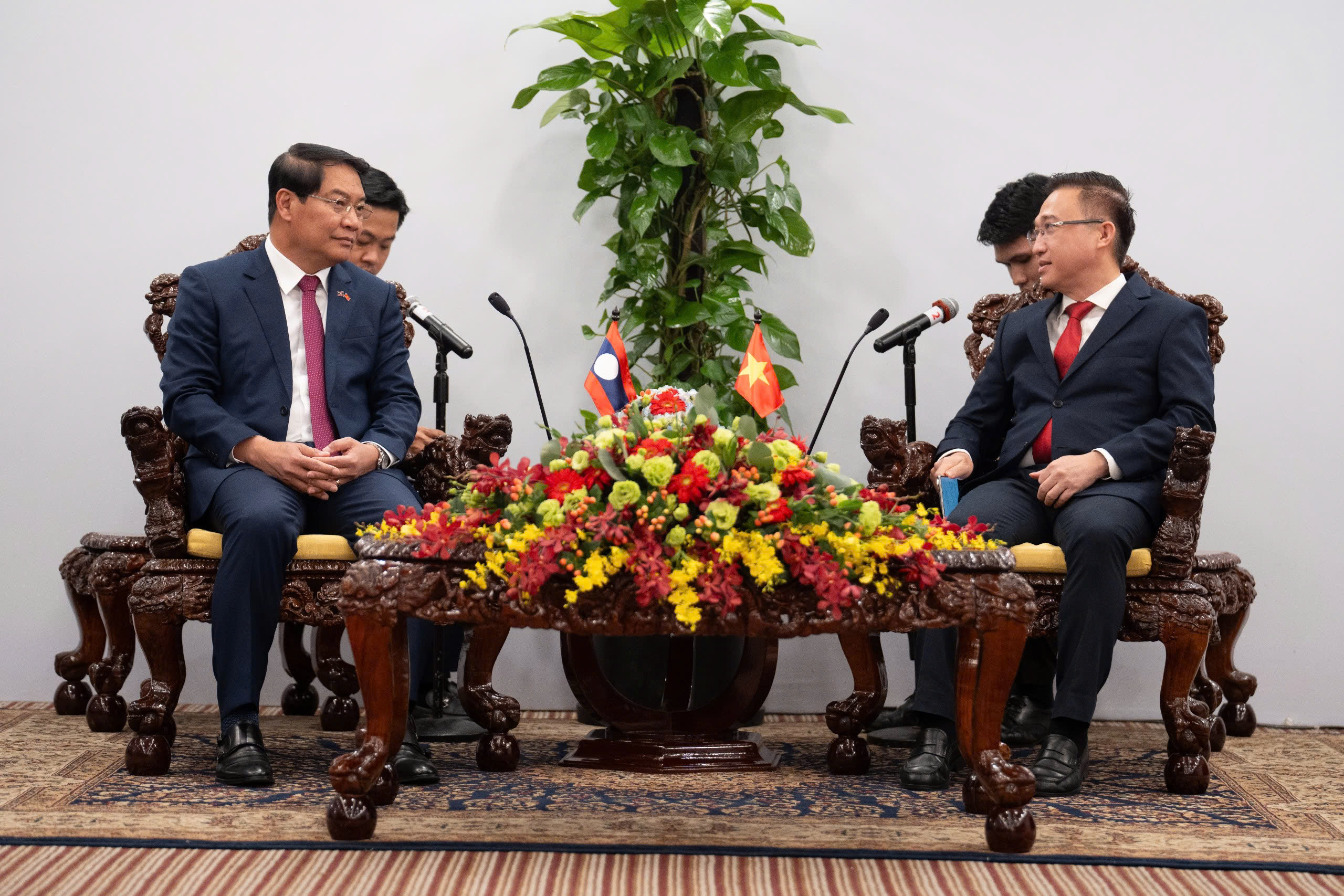TPHCM tăng cường hợp tác với thủ đô Vientiane - Ảnh 1.