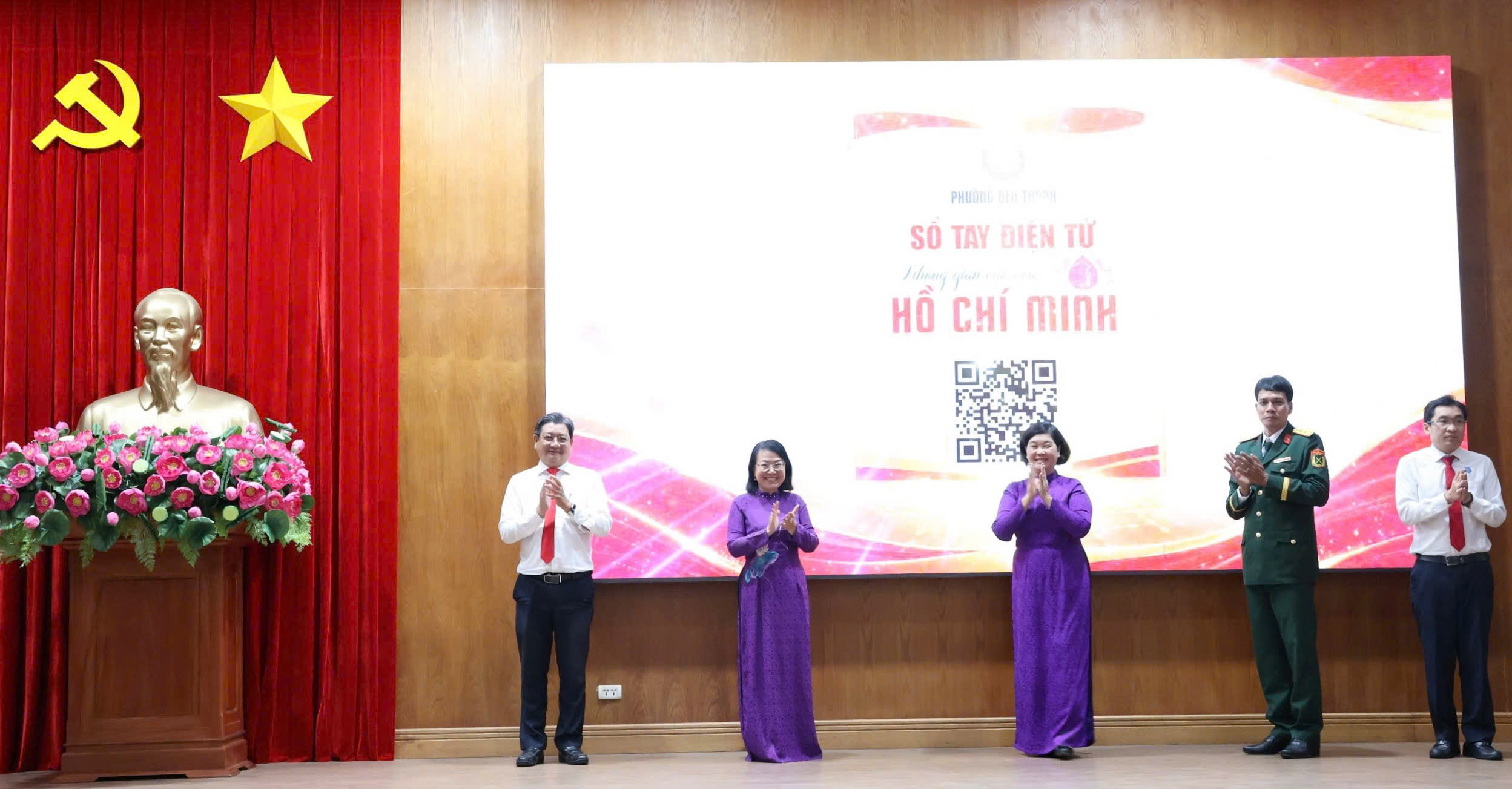 TPHCM: Phường Bến Th&agrave;nh ra mắt Sổ tay điện tử Kh&ocirc;ng gian văn h&oacute;a Hồ Ch&iacute; Minh - Ảnh 3.