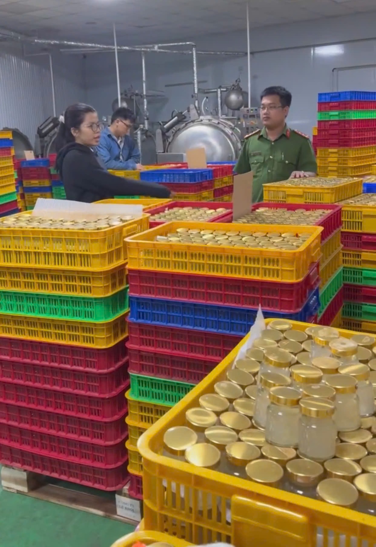 Công an Tây Ninh bắt giám đốc sản xuất hàng giả yến sào quy mô lớn năm 2026 - Ảnh 2.